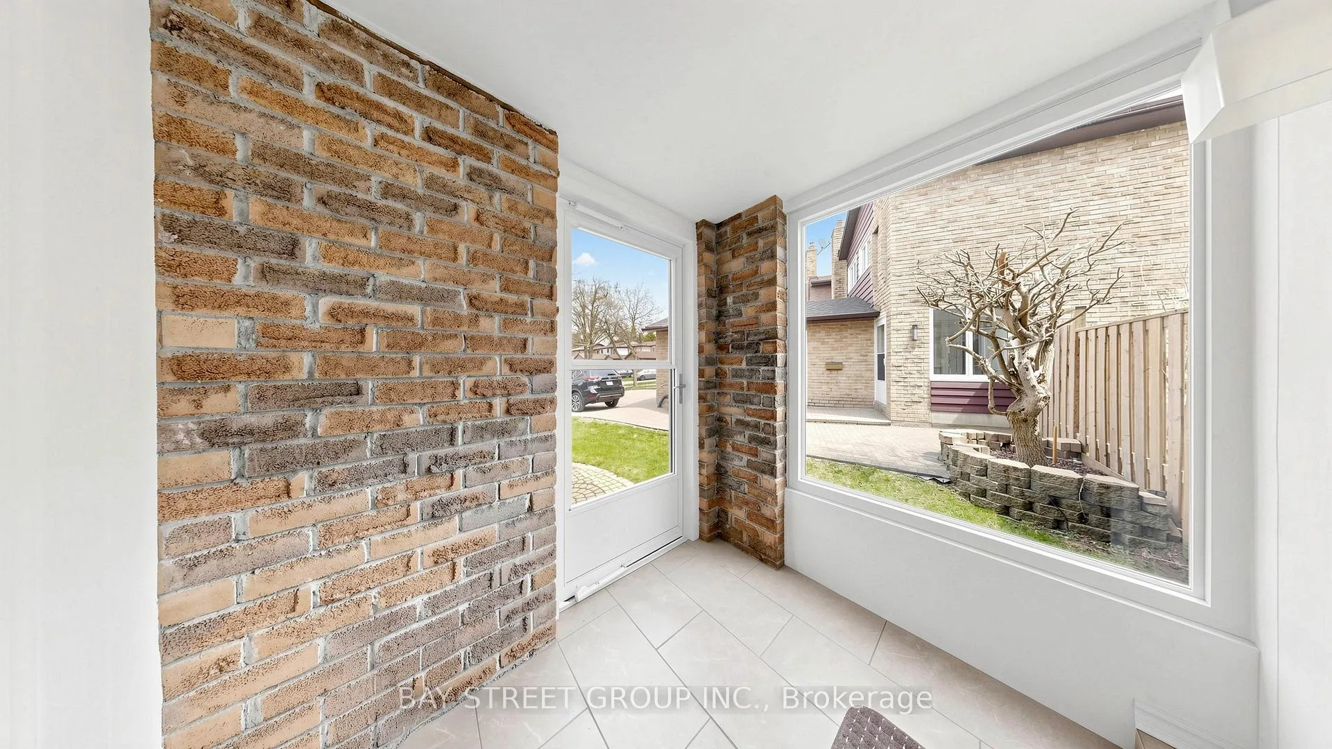 Photo 4 of 57 Longmeadow Crescent, Markham, Milliken Mills West — HOMEH