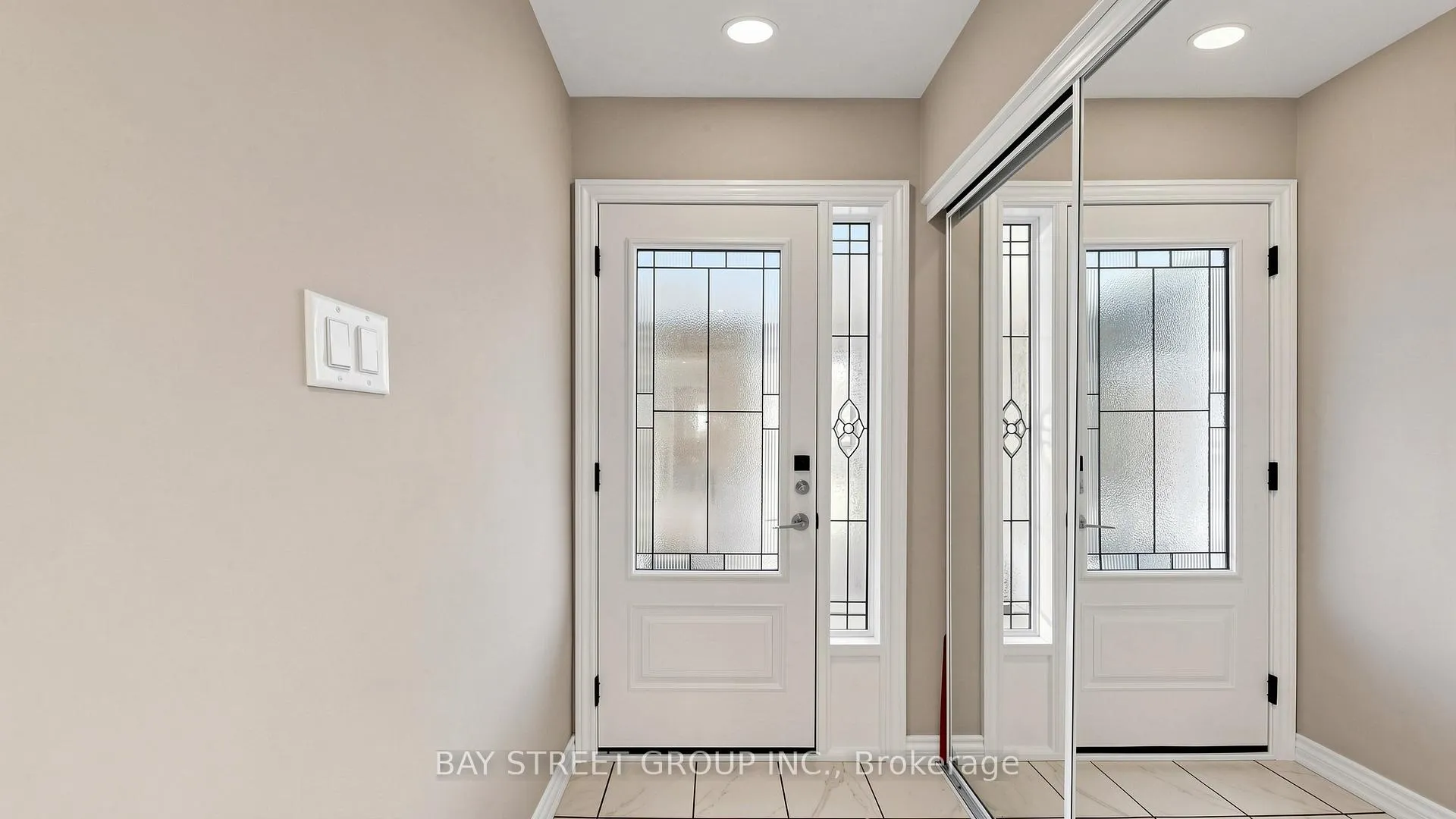 Photo 5 of 57 Longmeadow Crescent, Markham, Milliken Mills West — HOMEH