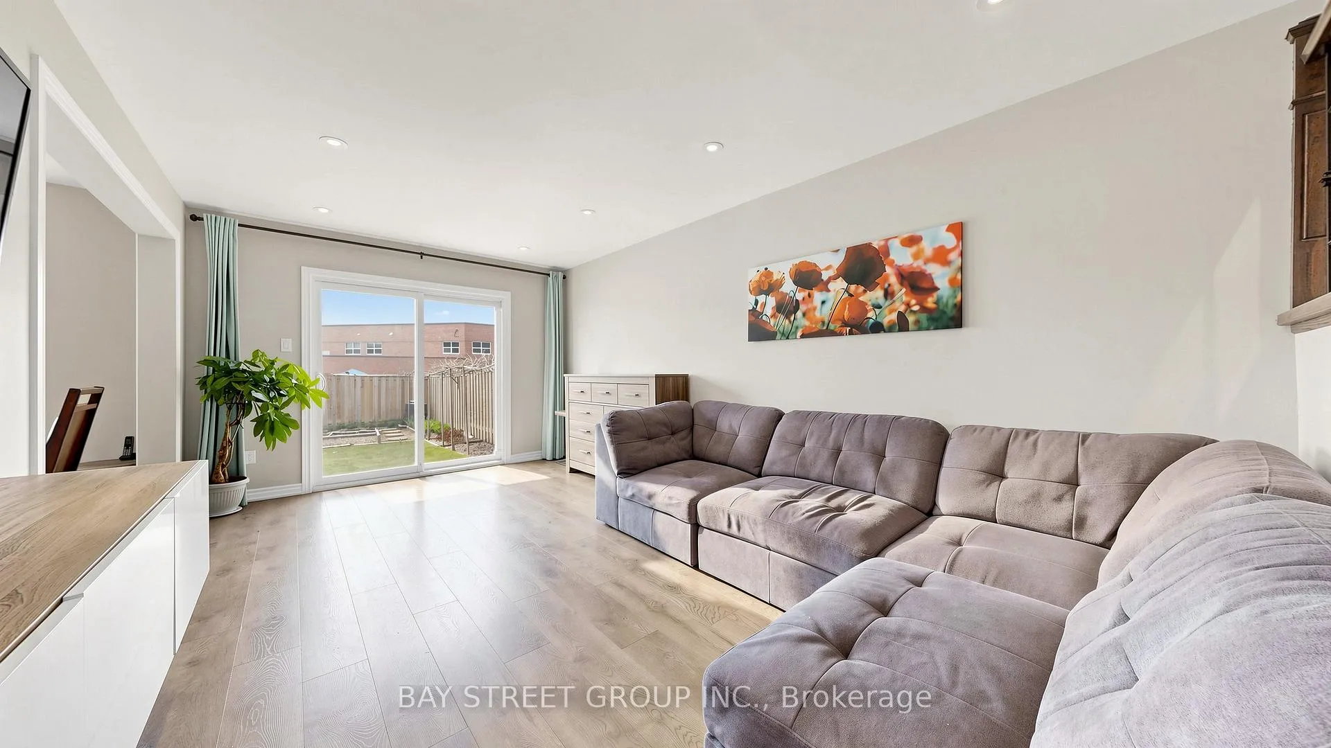 Photo 7 of 57 Longmeadow Crescent, Markham, Milliken Mills West — HOMEH