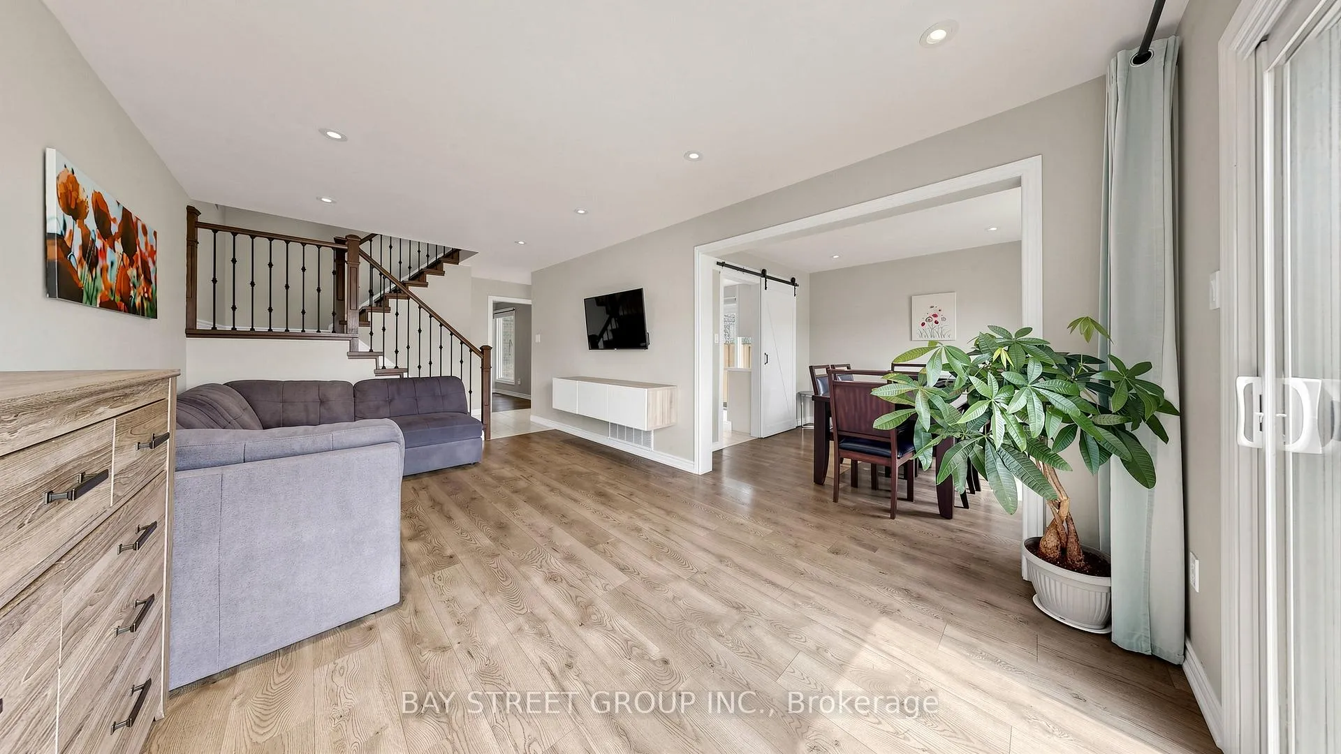 Photo 10 of 57 Longmeadow Crescent, Markham, Milliken Mills West — HOMEH