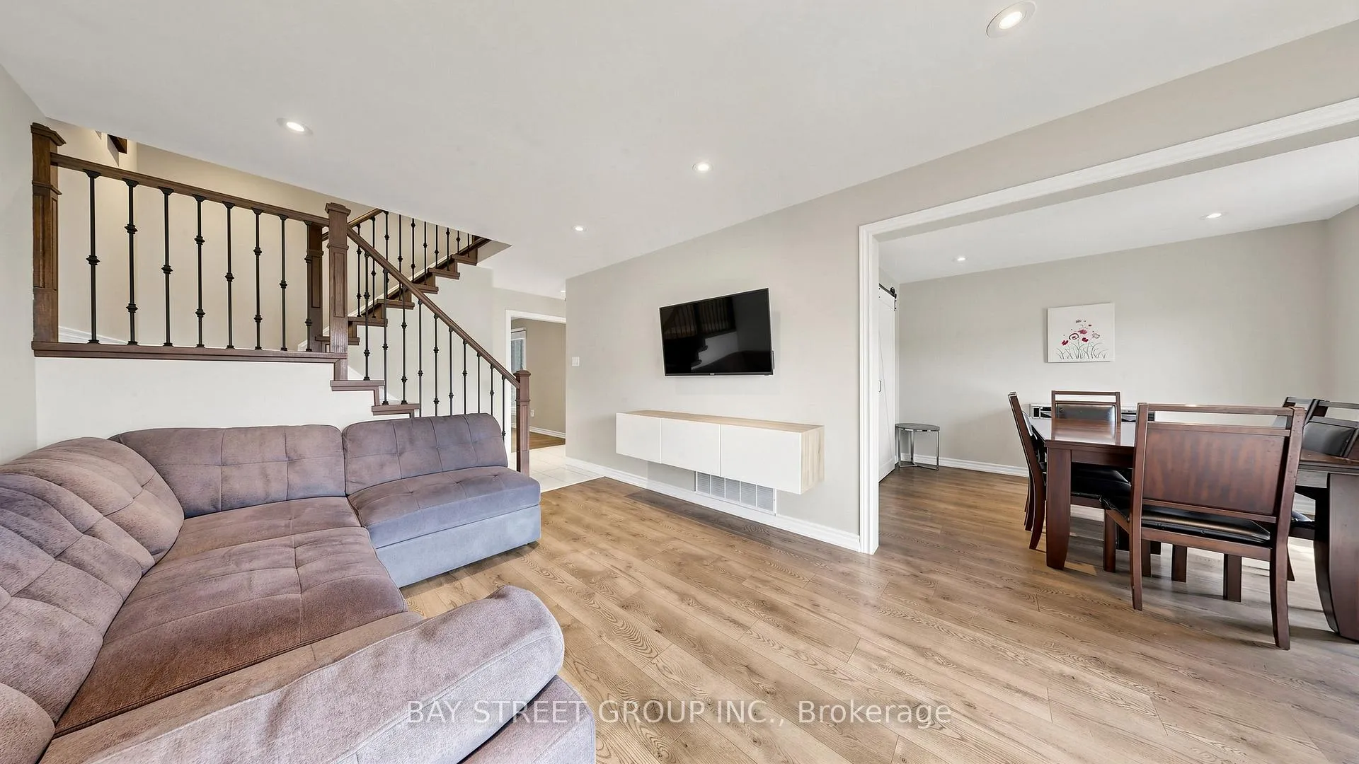 Photo 11 of 57 Longmeadow Crescent, Markham, Milliken Mills West — HOMEH