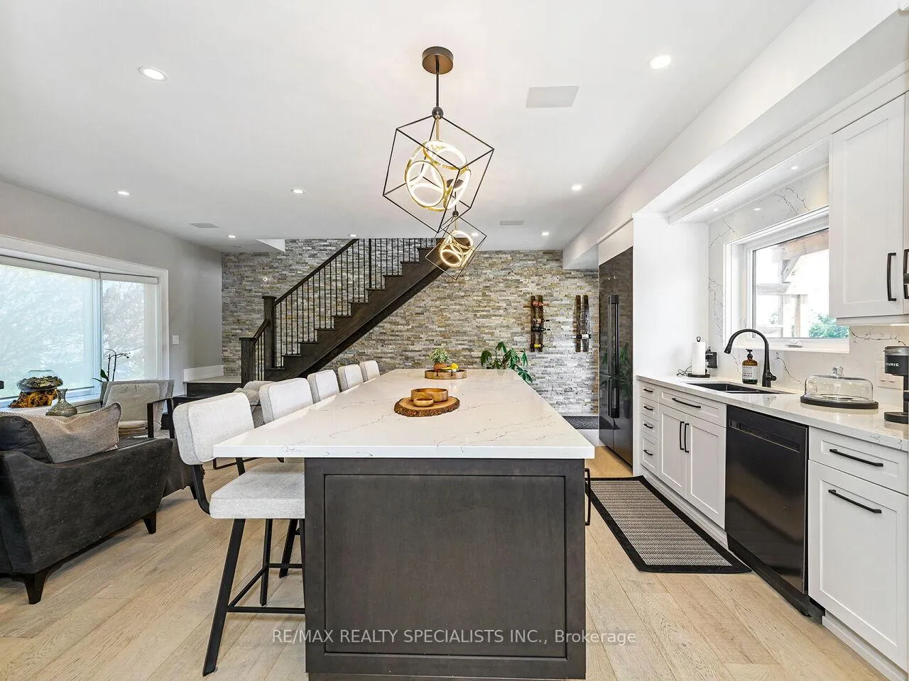 Photo 7 of 64 Joycelyn Crescent, Halton Hills, Rural Halton Hills — HOMEH