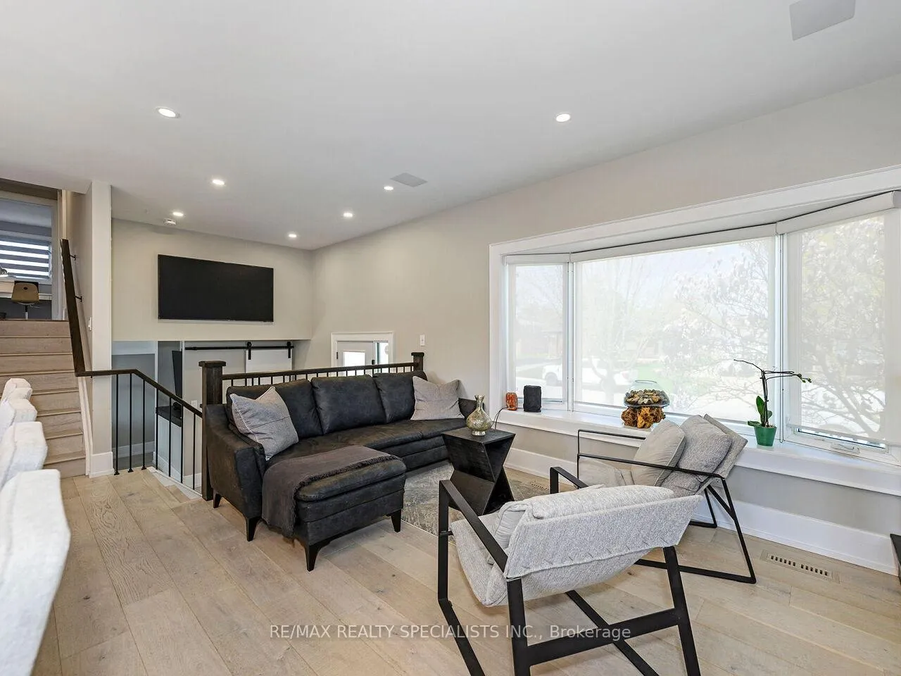 Photo 10 of 64 Joycelyn Crescent, Halton Hills, Rural Halton Hills — HOMEH