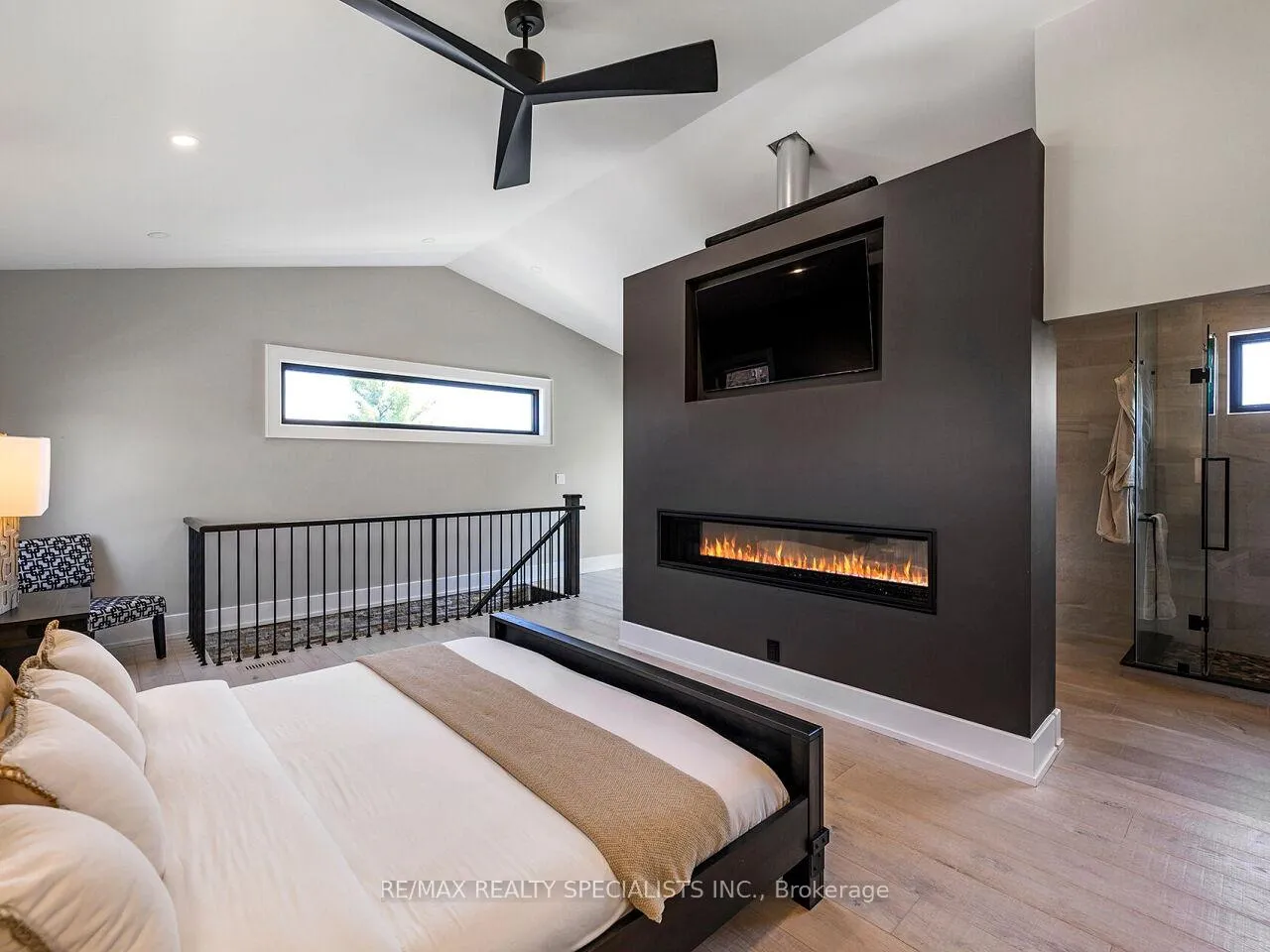 Photo 15 of 64 Joycelyn Crescent, Halton Hills, Rural Halton Hills — HOMEH