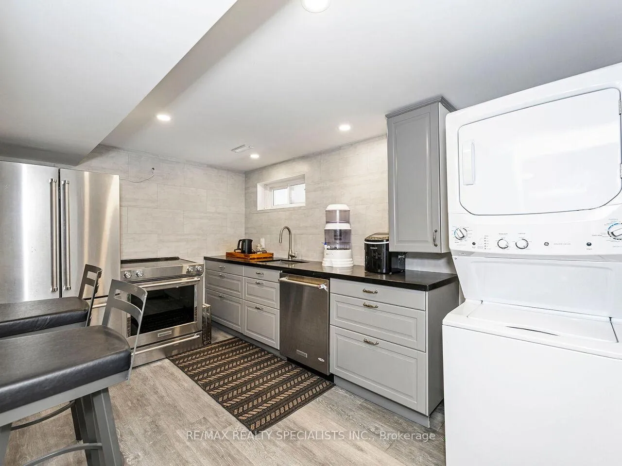Photo 36 of 64 Joycelyn Crescent, Halton Hills, Rural Halton Hills — HOMEH