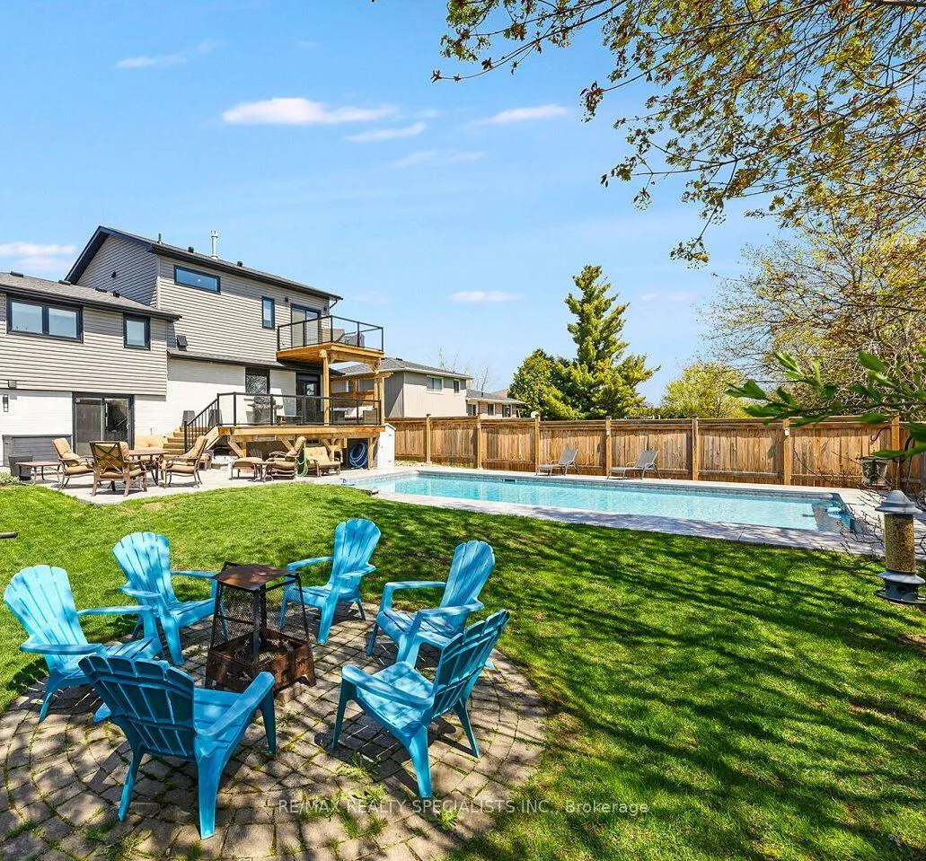 Photo 44 of 64 Joycelyn Crescent, Halton Hills, Rural Halton Hills — HOMEH