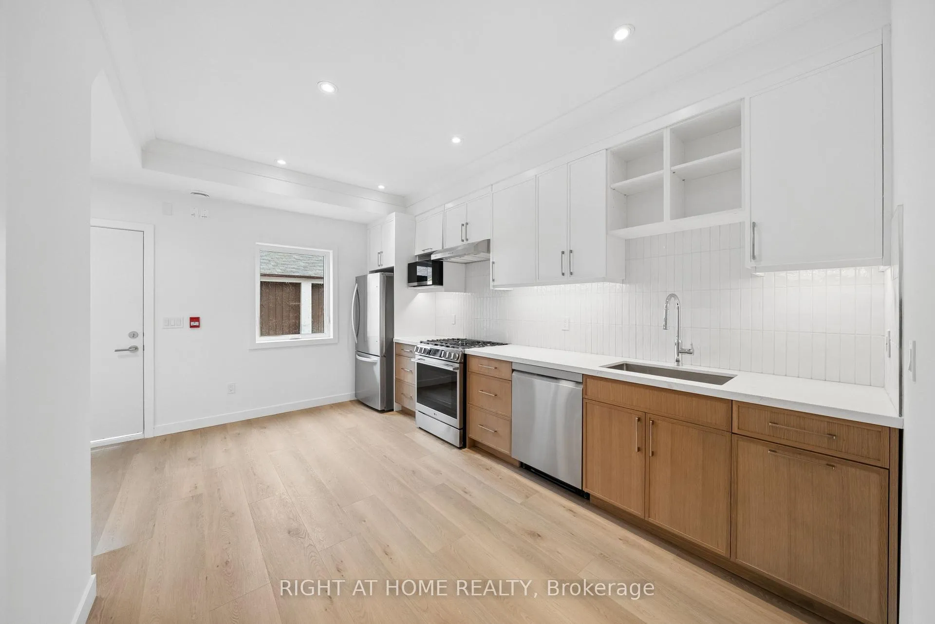 Front of Unit 10, 91 Barton Avenue