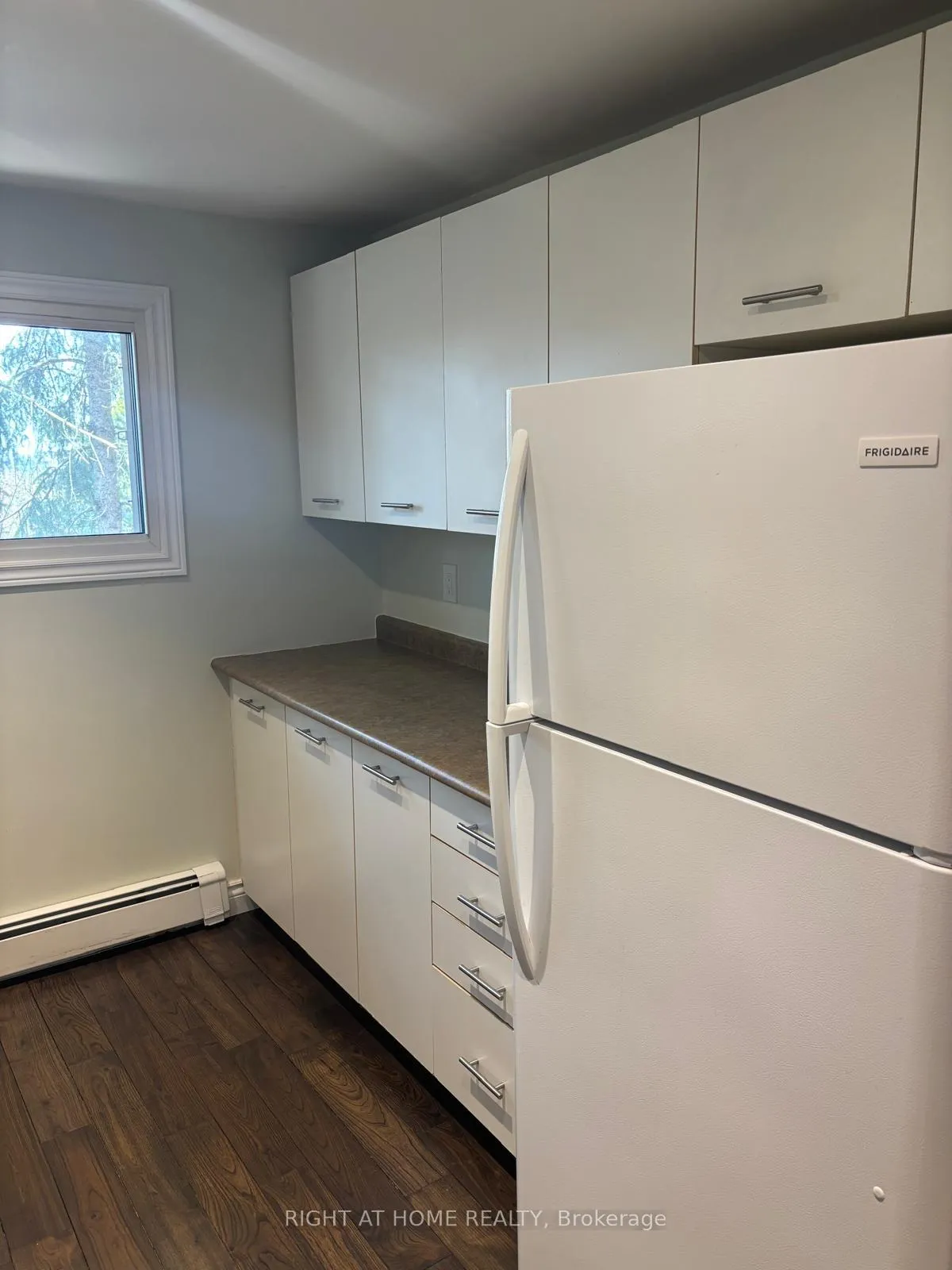 Photo 7 of 9 Quail Crescent, Barrie, Ardagh — HOMEH