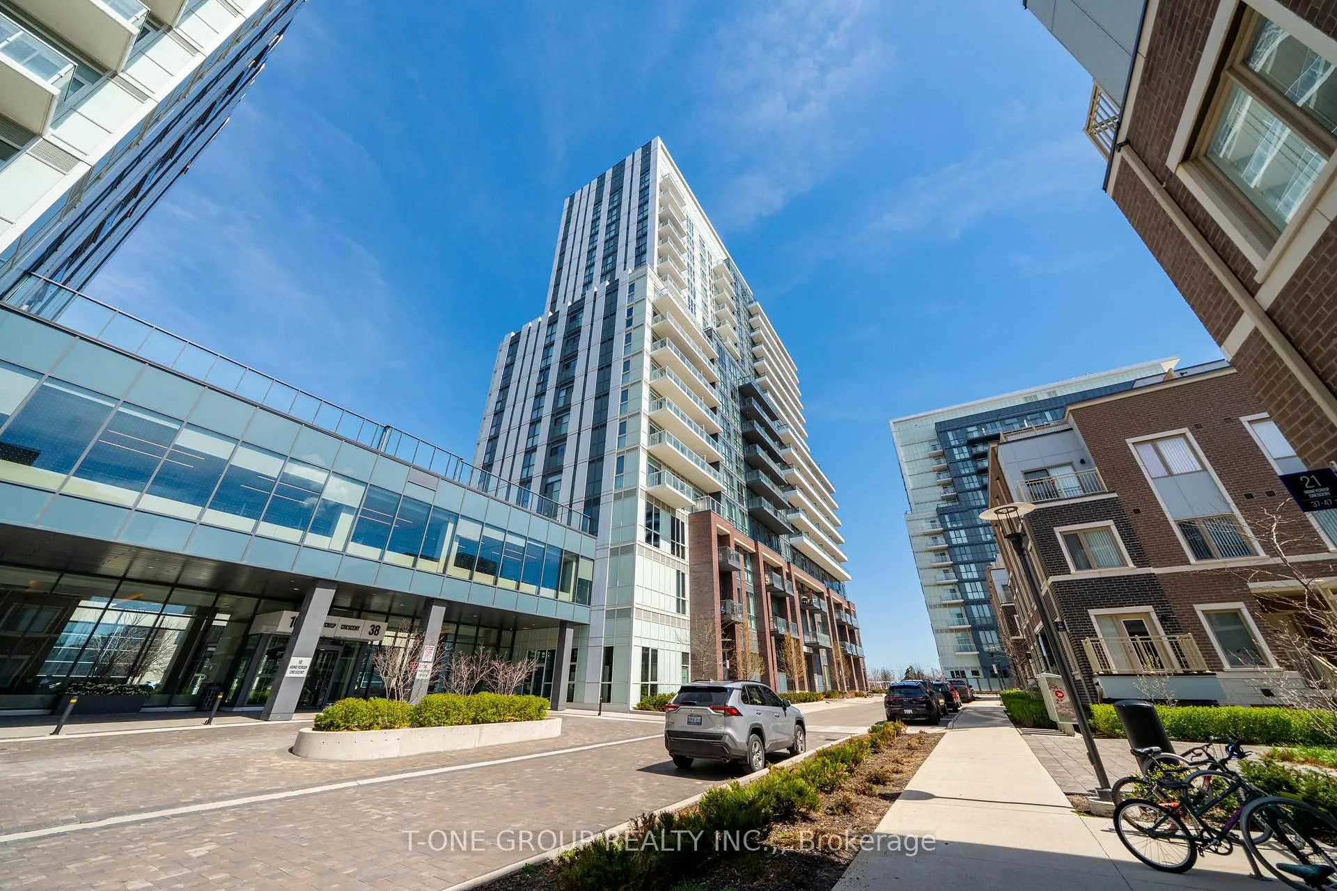 Photo 1 of Unit 921, 38 Honeycrisp Crescent, Vaughan, Vaughan Corporate Centre — HOMEH