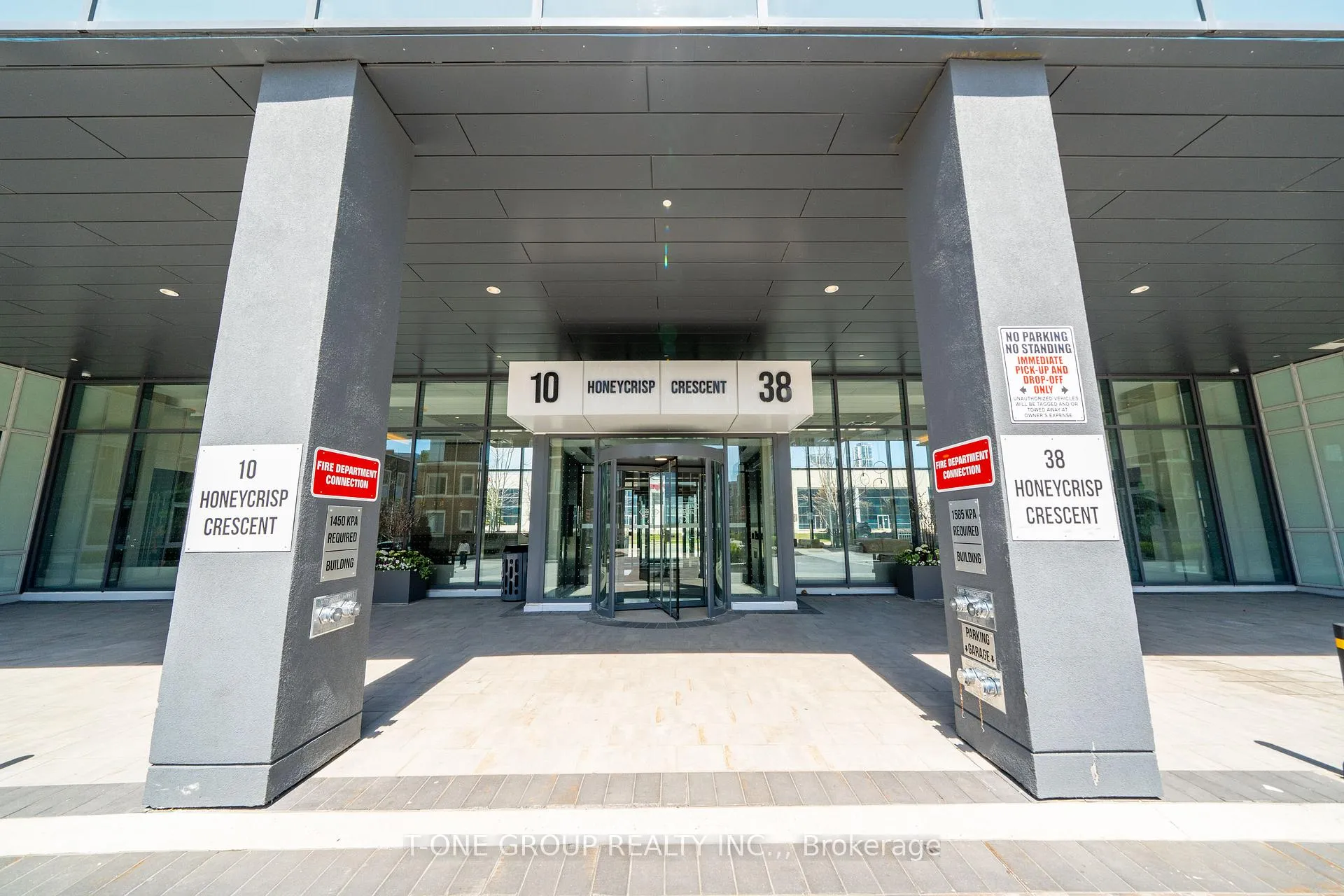 Photo 2 of Unit 921, 38 Honeycrisp Crescent, Vaughan, Vaughan Corporate Centre — HOMEH