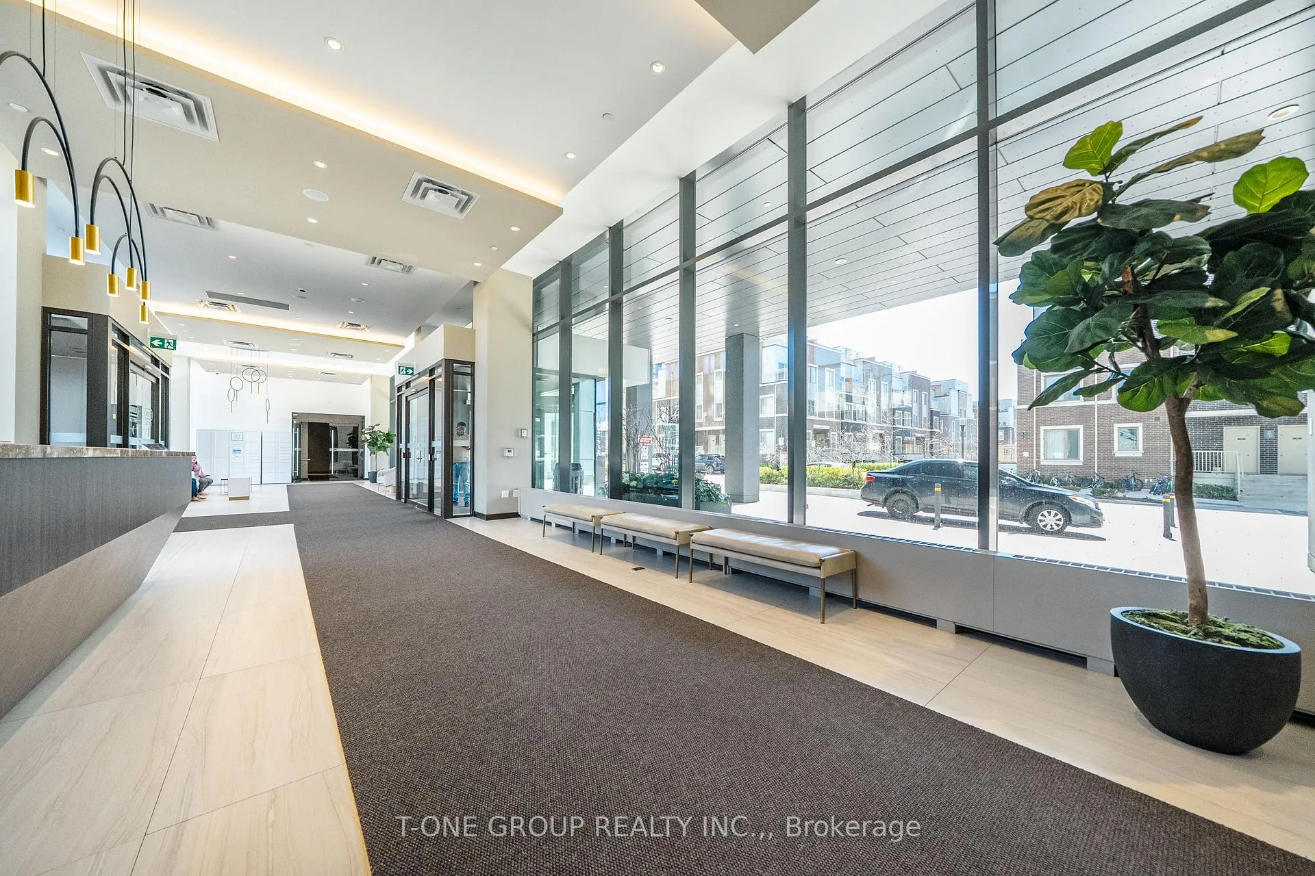 Photo 4 of Unit 921, 38 Honeycrisp Crescent, Vaughan, Vaughan Corporate Centre — HOMEH