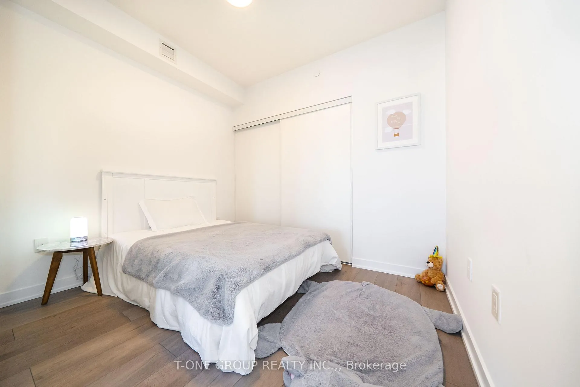 Photo 9 of Unit 921, 38 Honeycrisp Crescent, Vaughan, Vaughan Corporate Centre — HOMEH