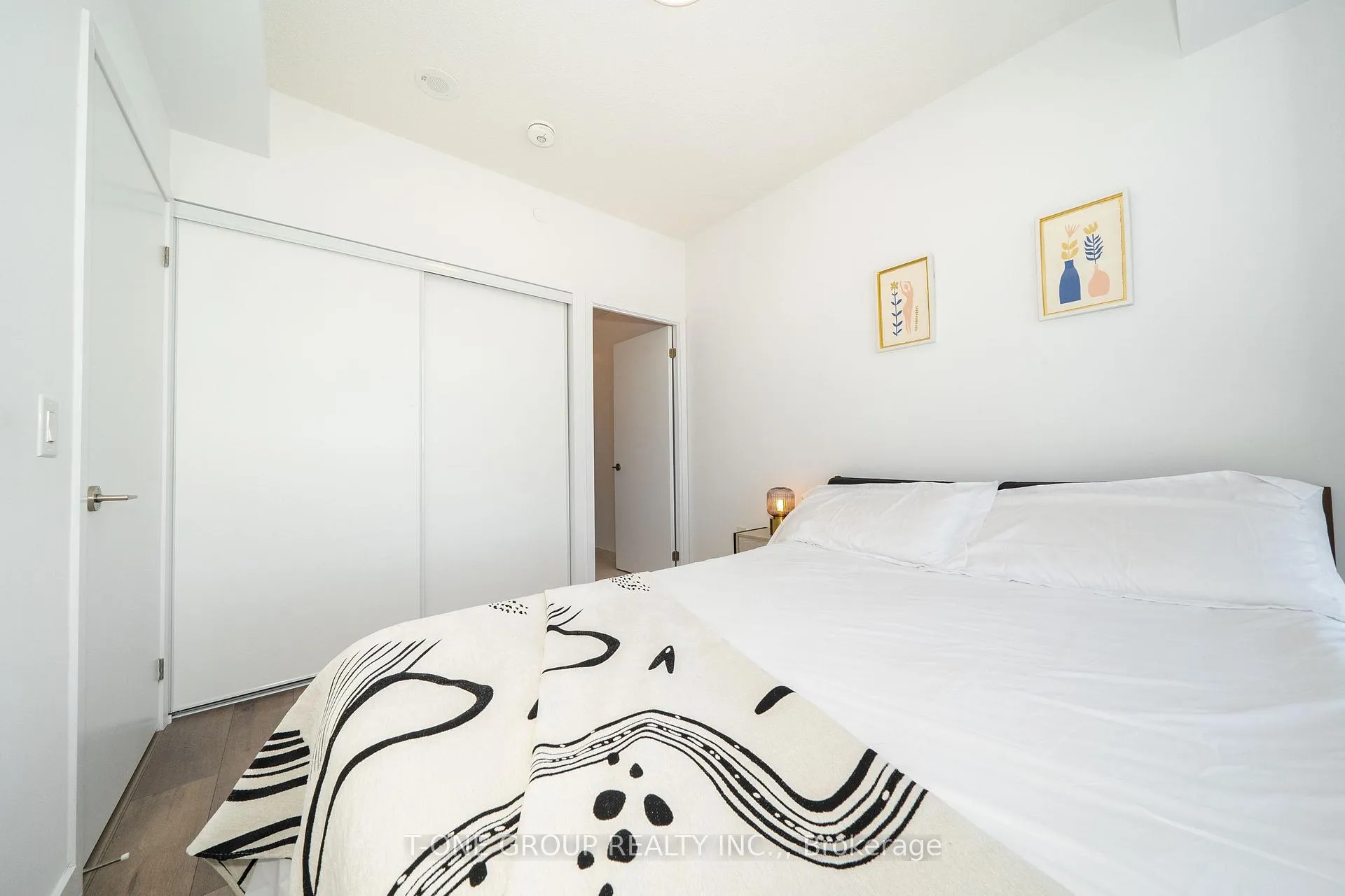 Photo 15 of Unit 921, 38 Honeycrisp Crescent, Vaughan, Vaughan Corporate Centre — HOMEH