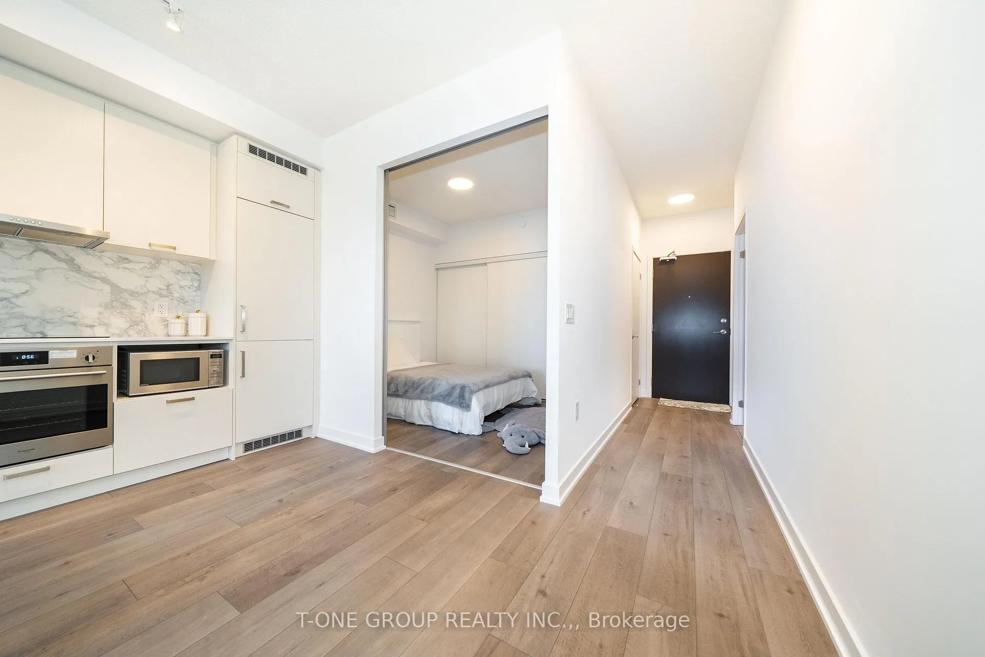 Photo 18 of Unit 921, 38 Honeycrisp Crescent, Vaughan, Vaughan Corporate Centre — HOMEH