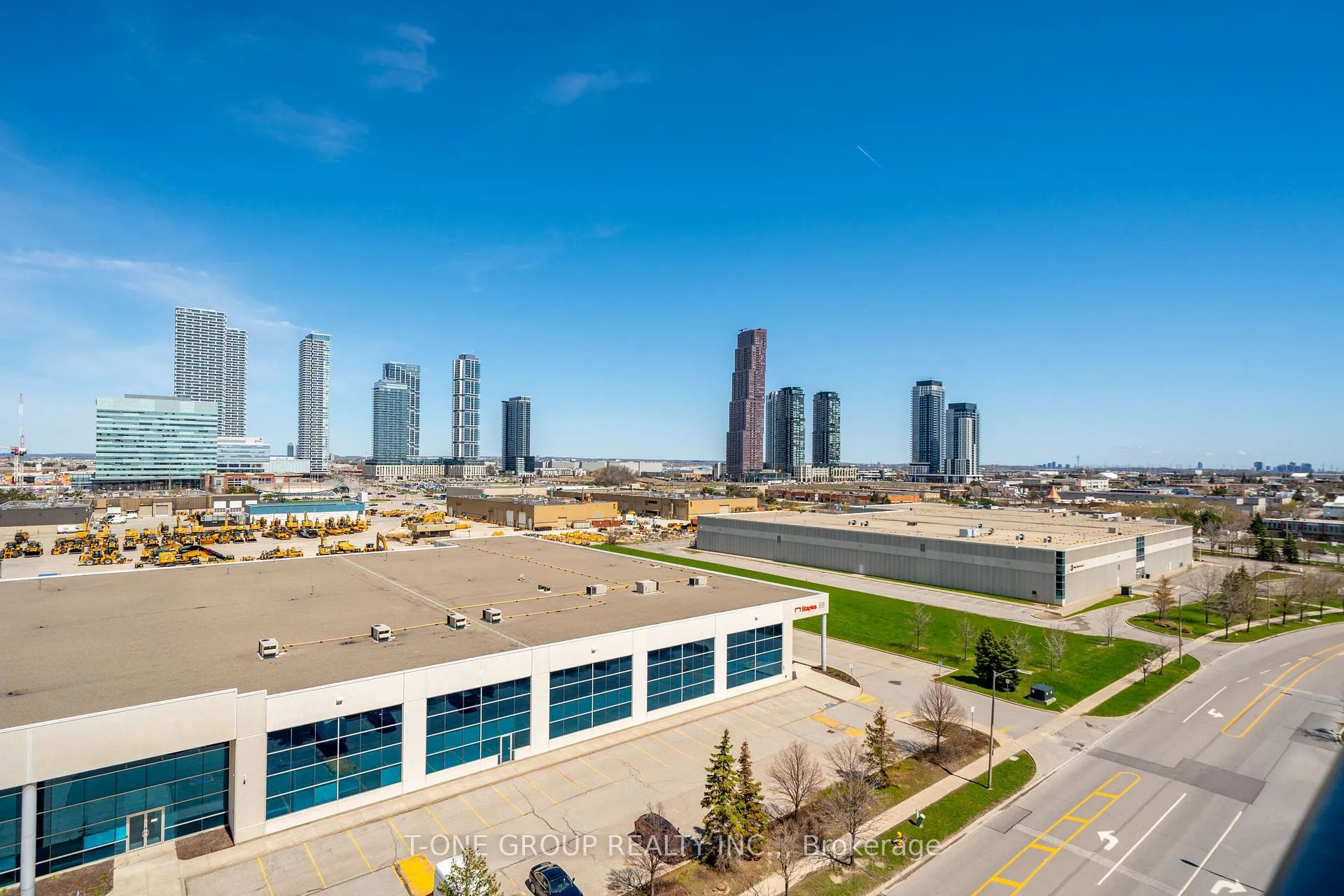 Photo 22 of Unit 921, 38 Honeycrisp Crescent, Vaughan, Vaughan Corporate Centre — HOMEH