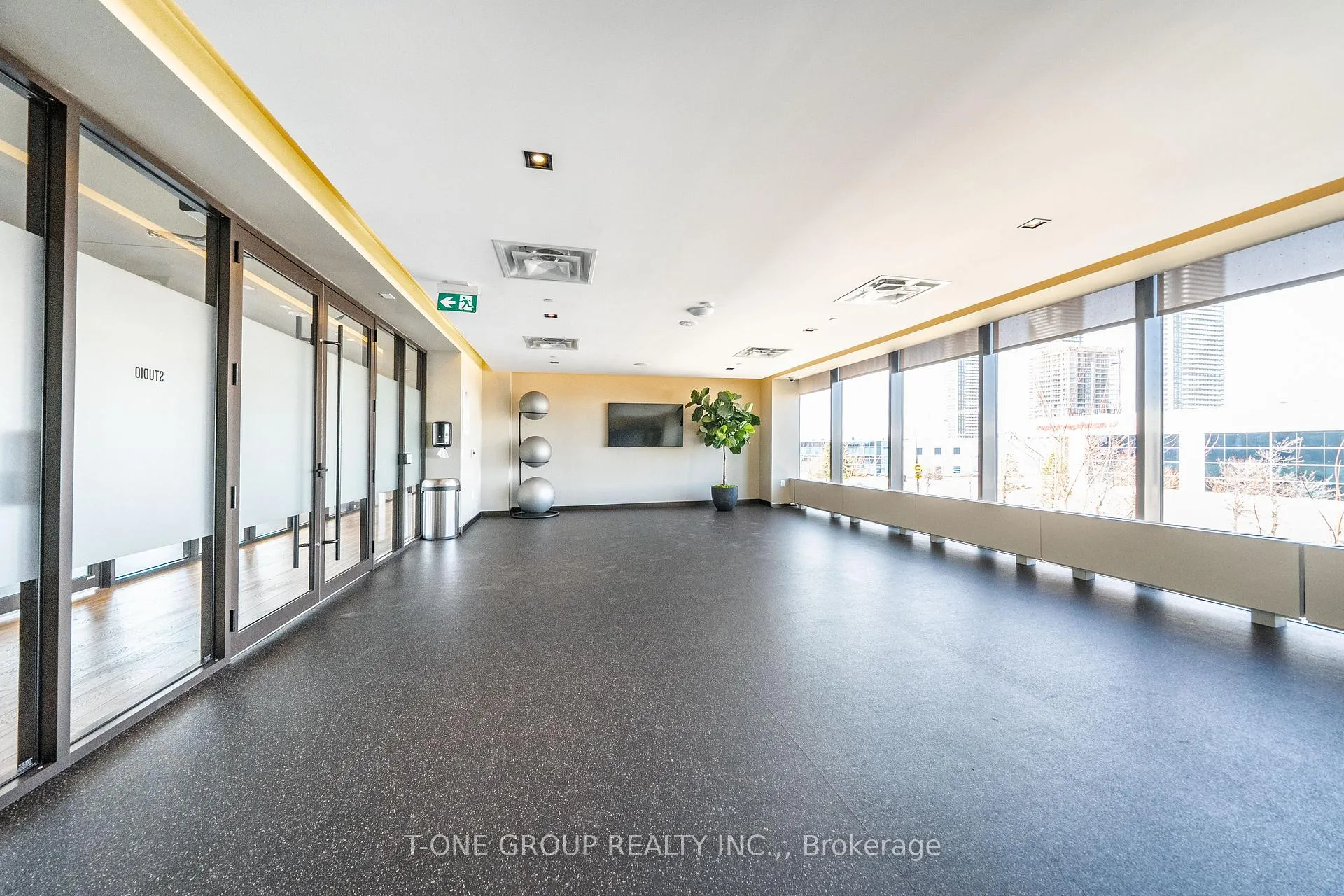 Photo 25 of Unit 921, 38 Honeycrisp Crescent, Vaughan, Vaughan Corporate Centre — HOMEH