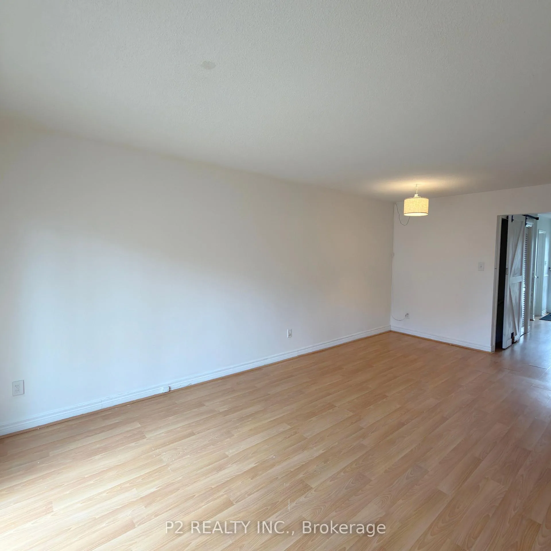 Photo 8 of 46 Chaucer Crescent, Barrie, Letitia Heights — HOMEH