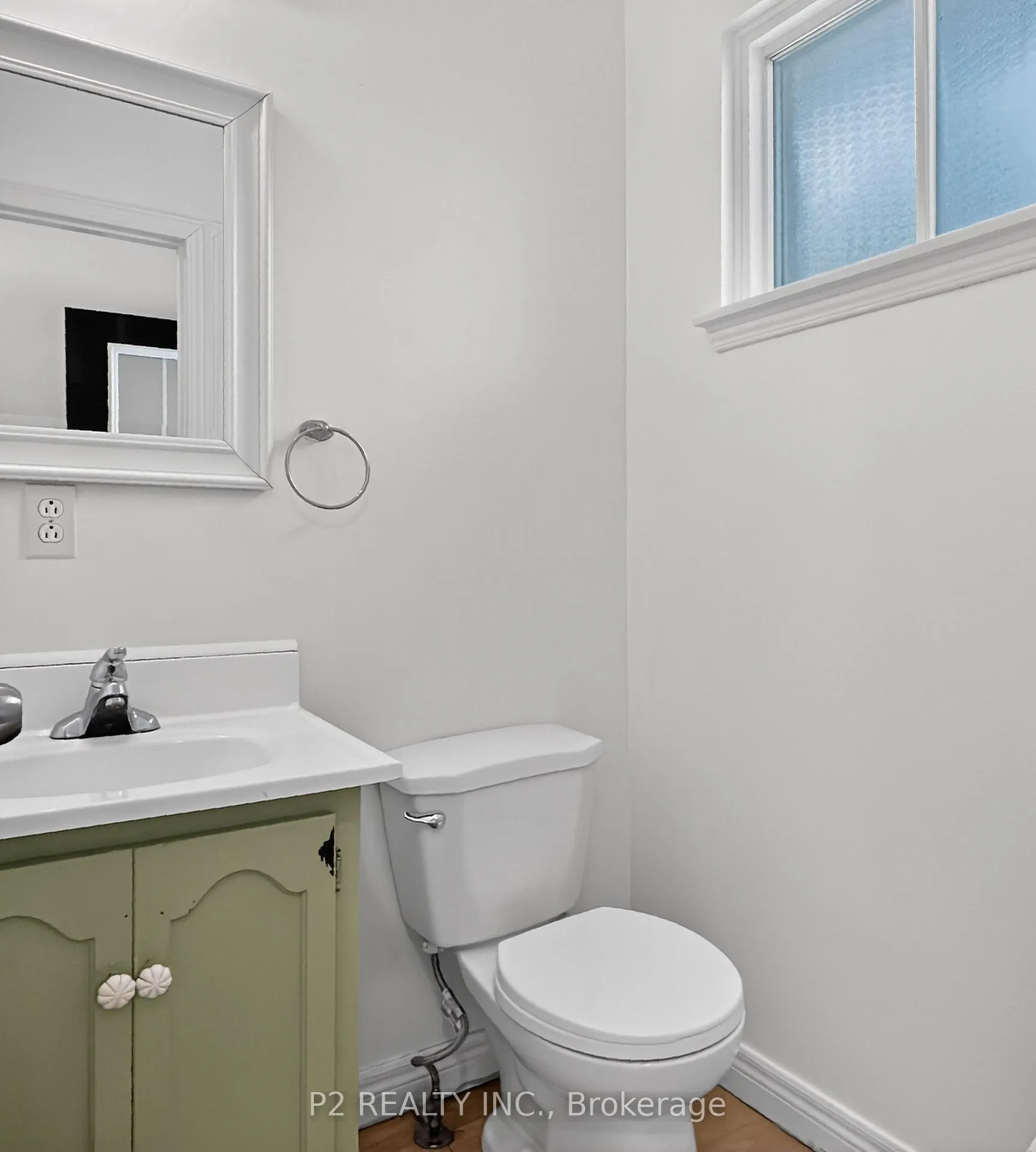 Photo 12 of 46 Chaucer Crescent, Barrie, Letitia Heights — HOMEH