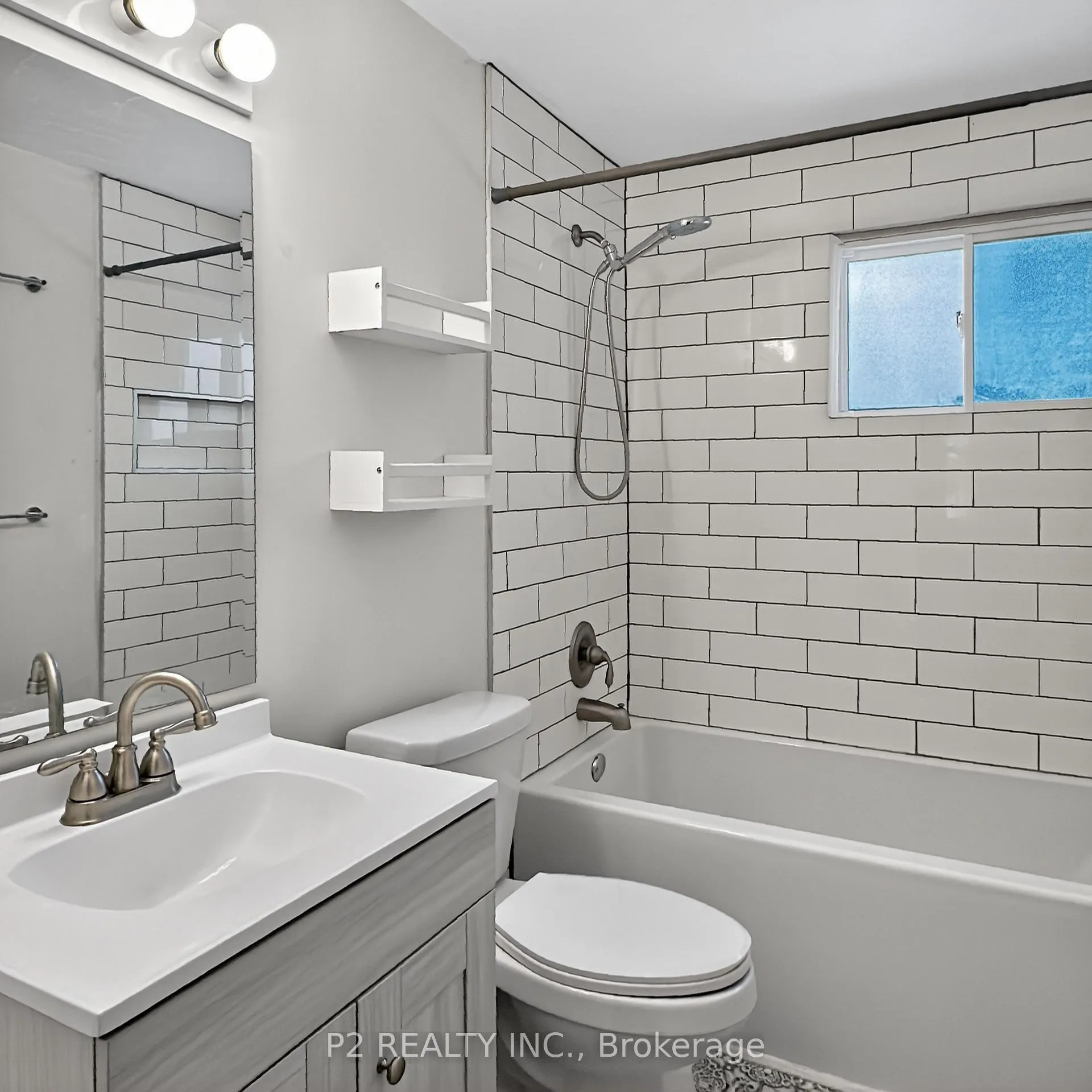 Photo 15 of 46 Chaucer Crescent, Barrie, Letitia Heights — HOMEH