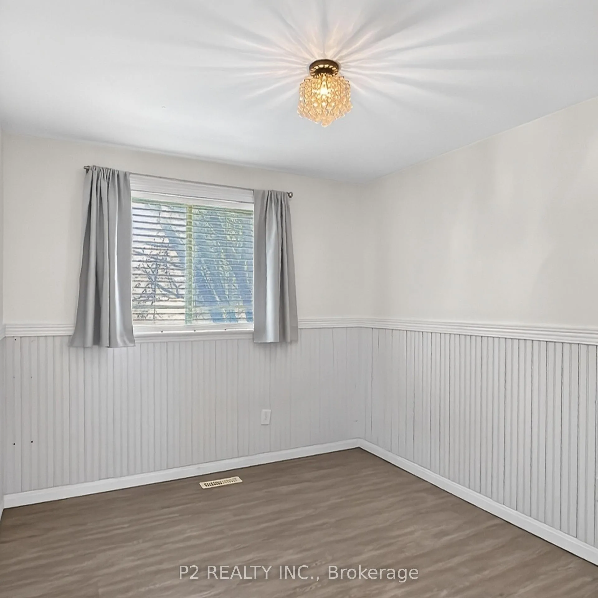 Photo 16 of 46 Chaucer Crescent, Barrie, Letitia Heights — HOMEH