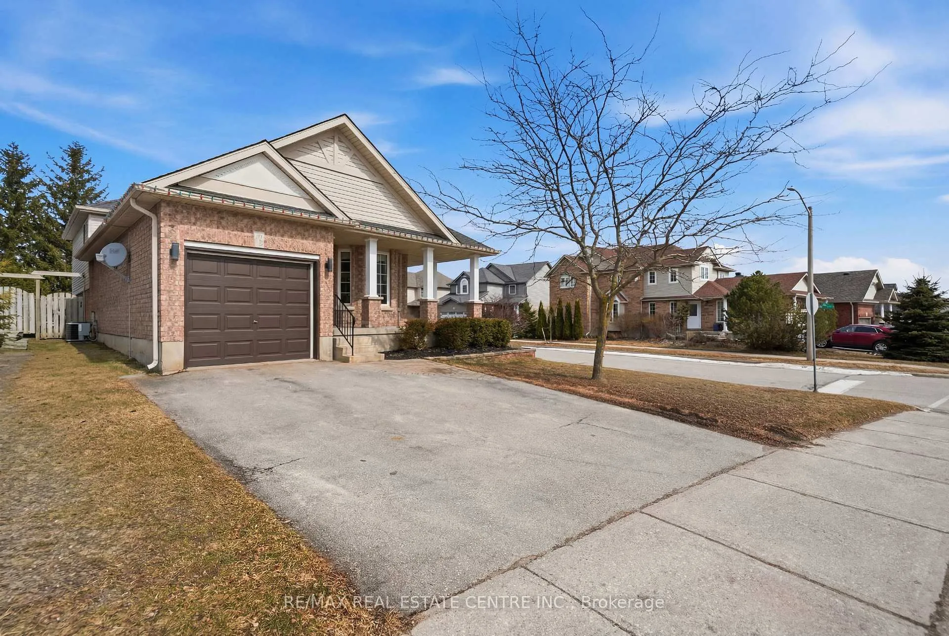 Photo 2 of 321 Montgomery Boulevard, Orangeville — HOMEH