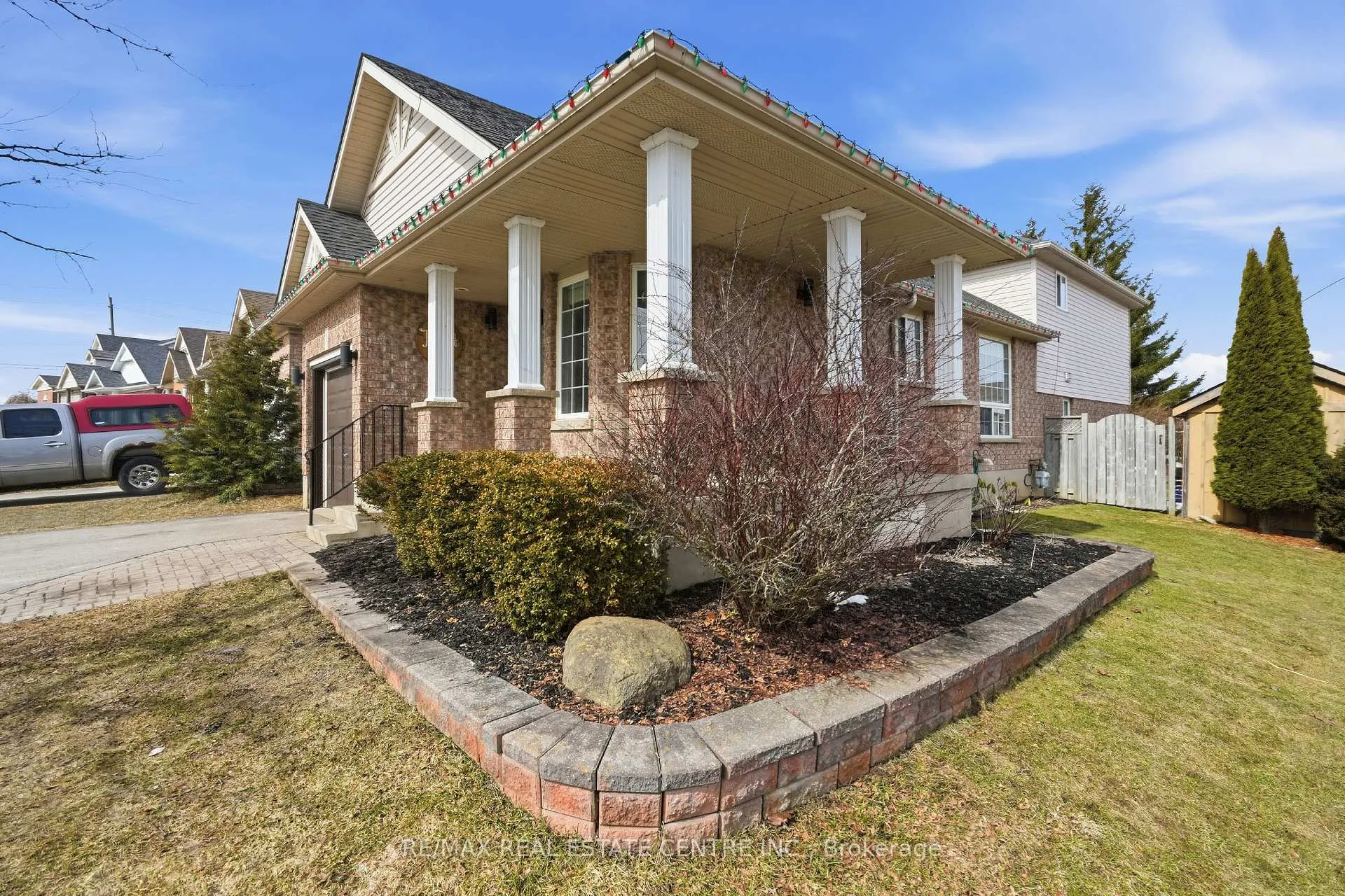 Photo 3 of 321 Montgomery Boulevard, Orangeville — HOMEH