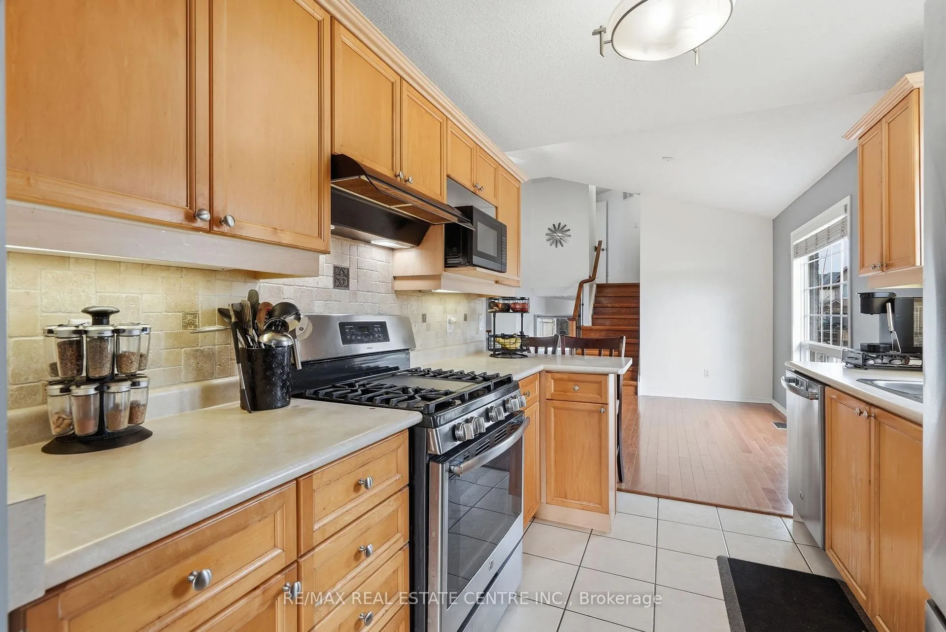 Photo 10 of 321 Montgomery Boulevard, Orangeville — HOMEH