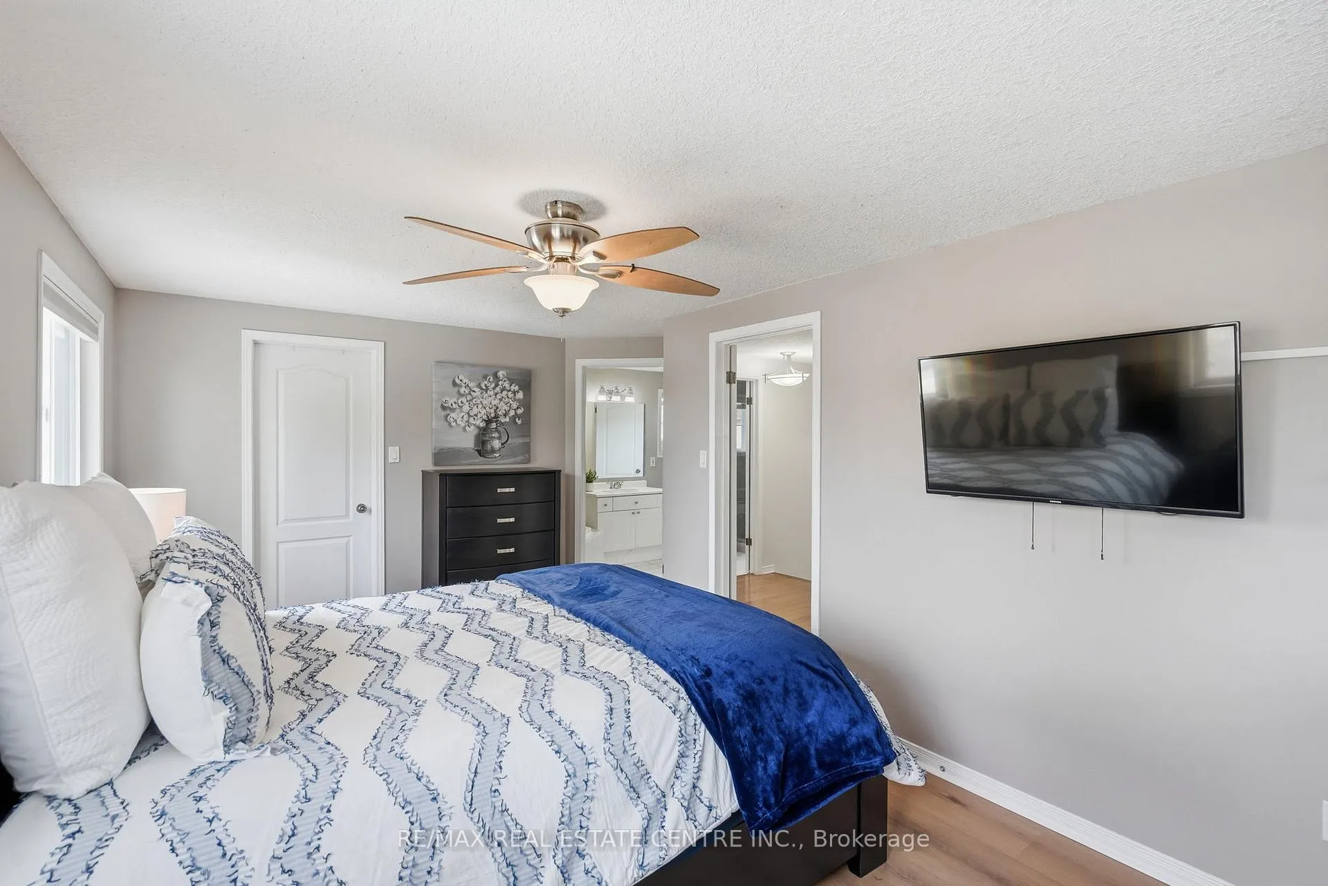Photo 21 of 321 Montgomery Boulevard, Orangeville — HOMEH