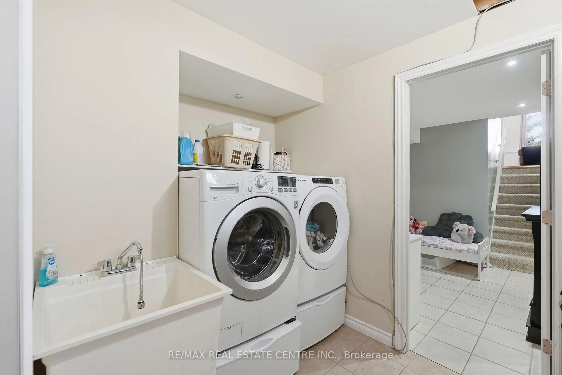 Photo 34 of 321 Montgomery Boulevard, Orangeville — HOMEH