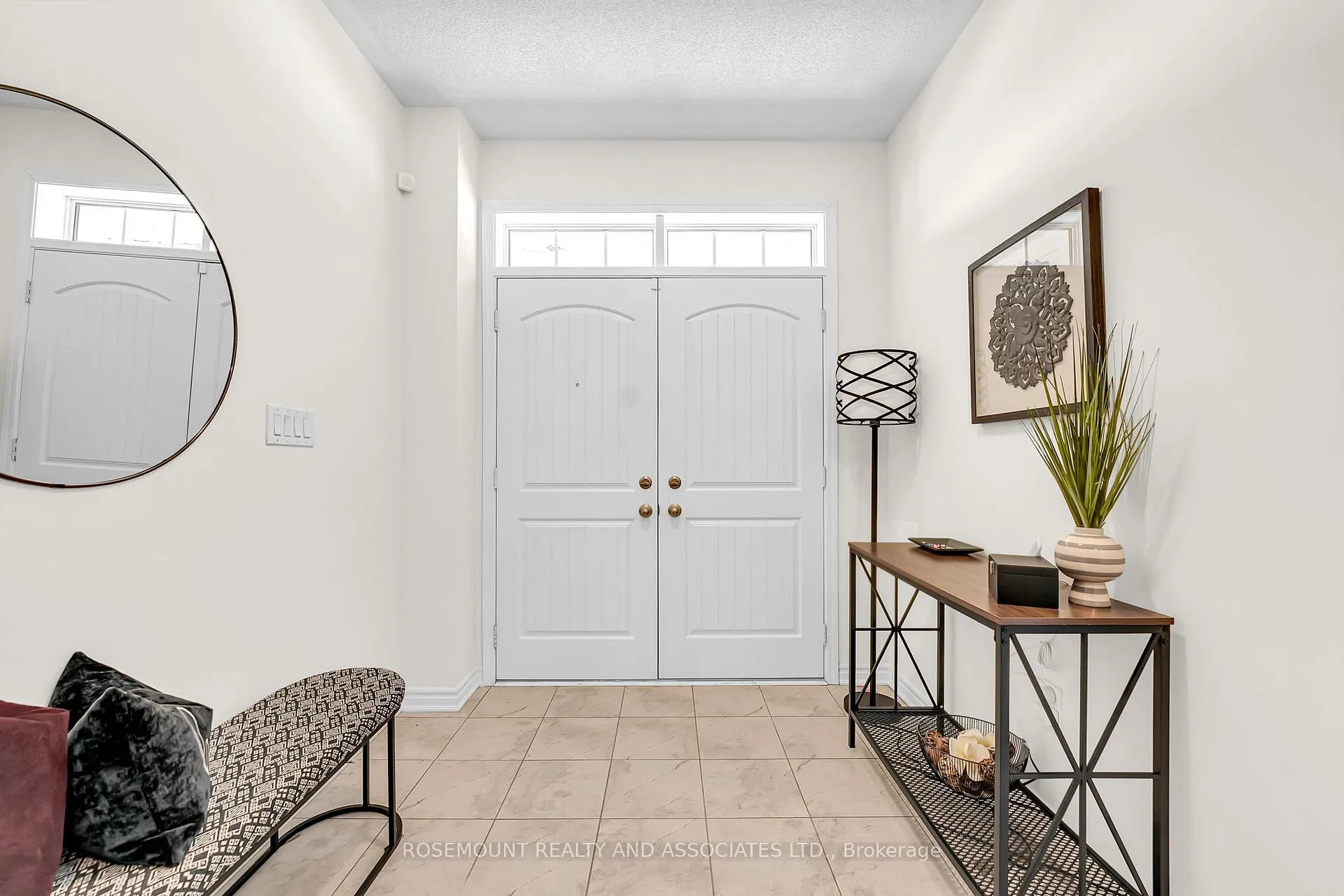 Photo 3 of 52 Fiesta Way, Whitby, Rural Whitby — HOMEH