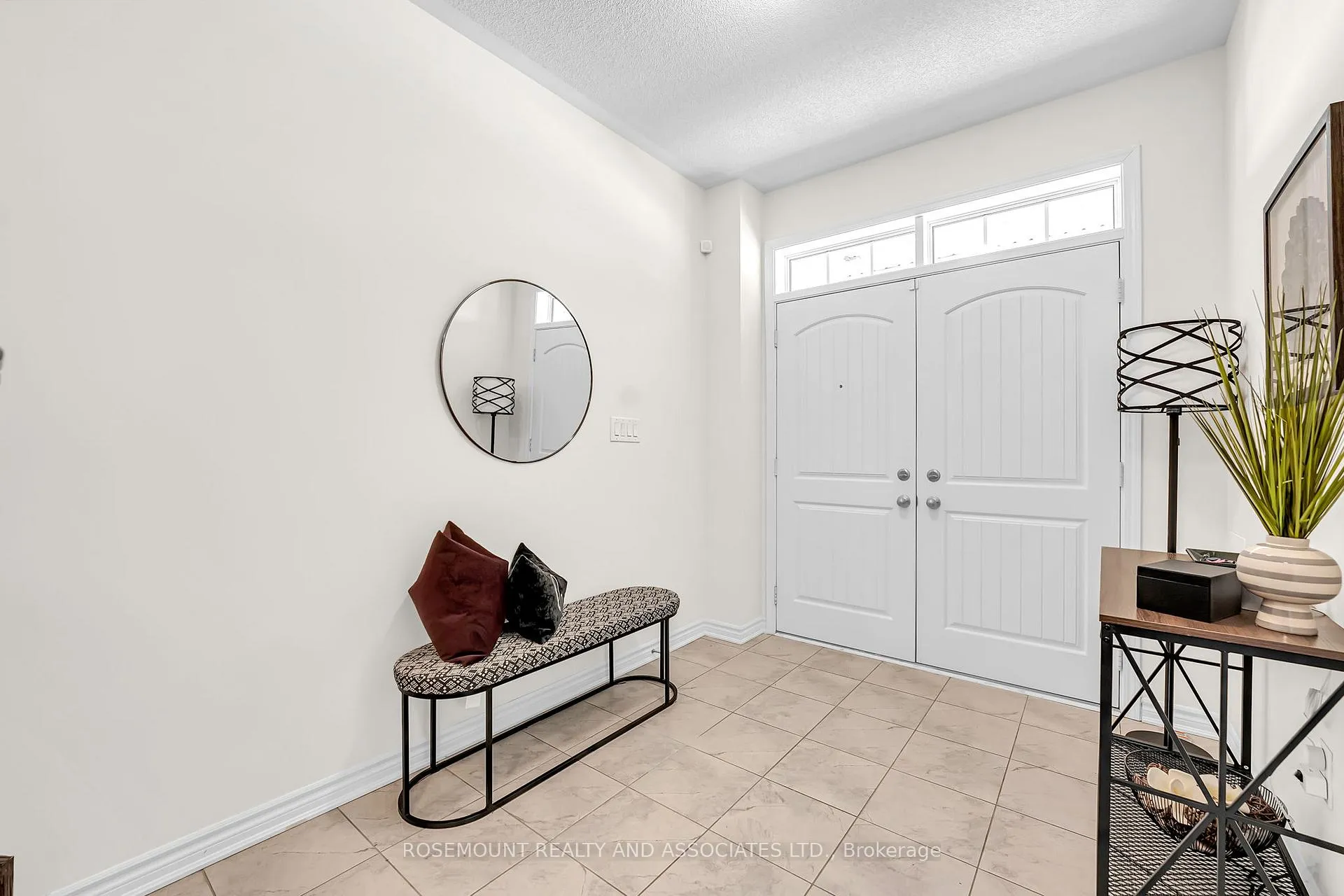 Photo 4 of 52 Fiesta Way, Whitby, Rural Whitby — HOMEH