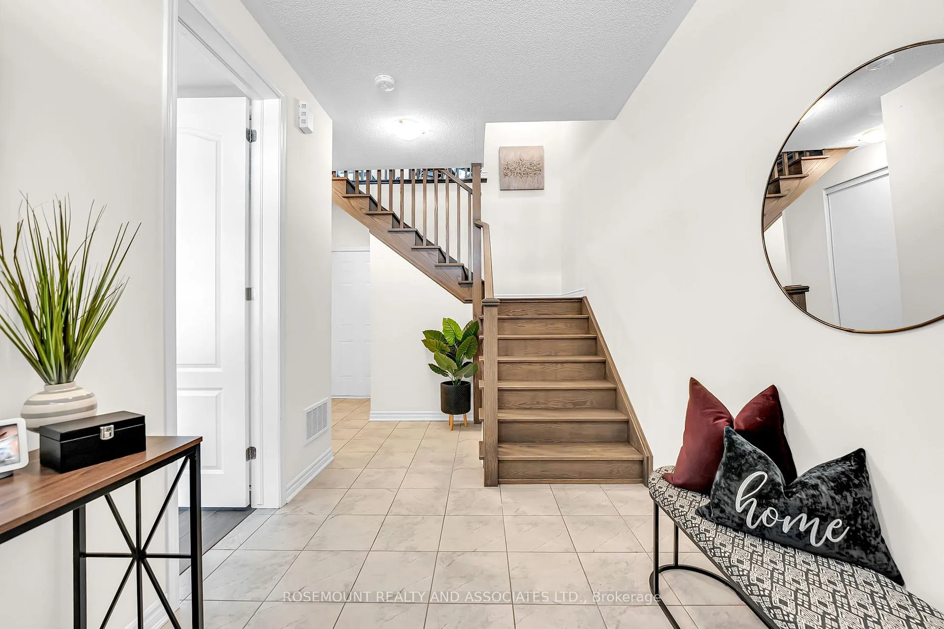 Photo 5 of 52 Fiesta Way, Whitby, Rural Whitby — HOMEH