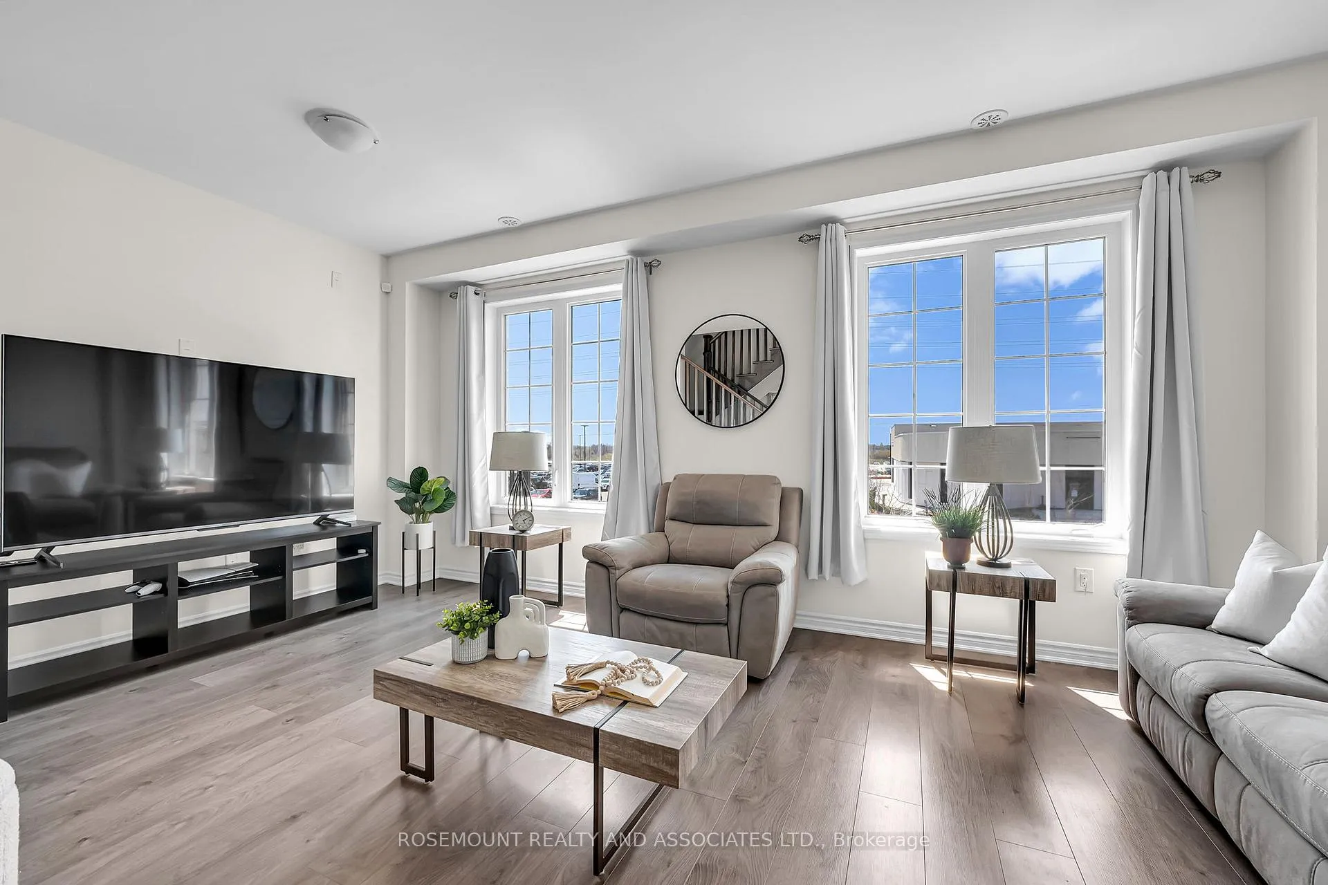 Photo 15 of 52 Fiesta Way, Whitby, Rural Whitby — HOMEH