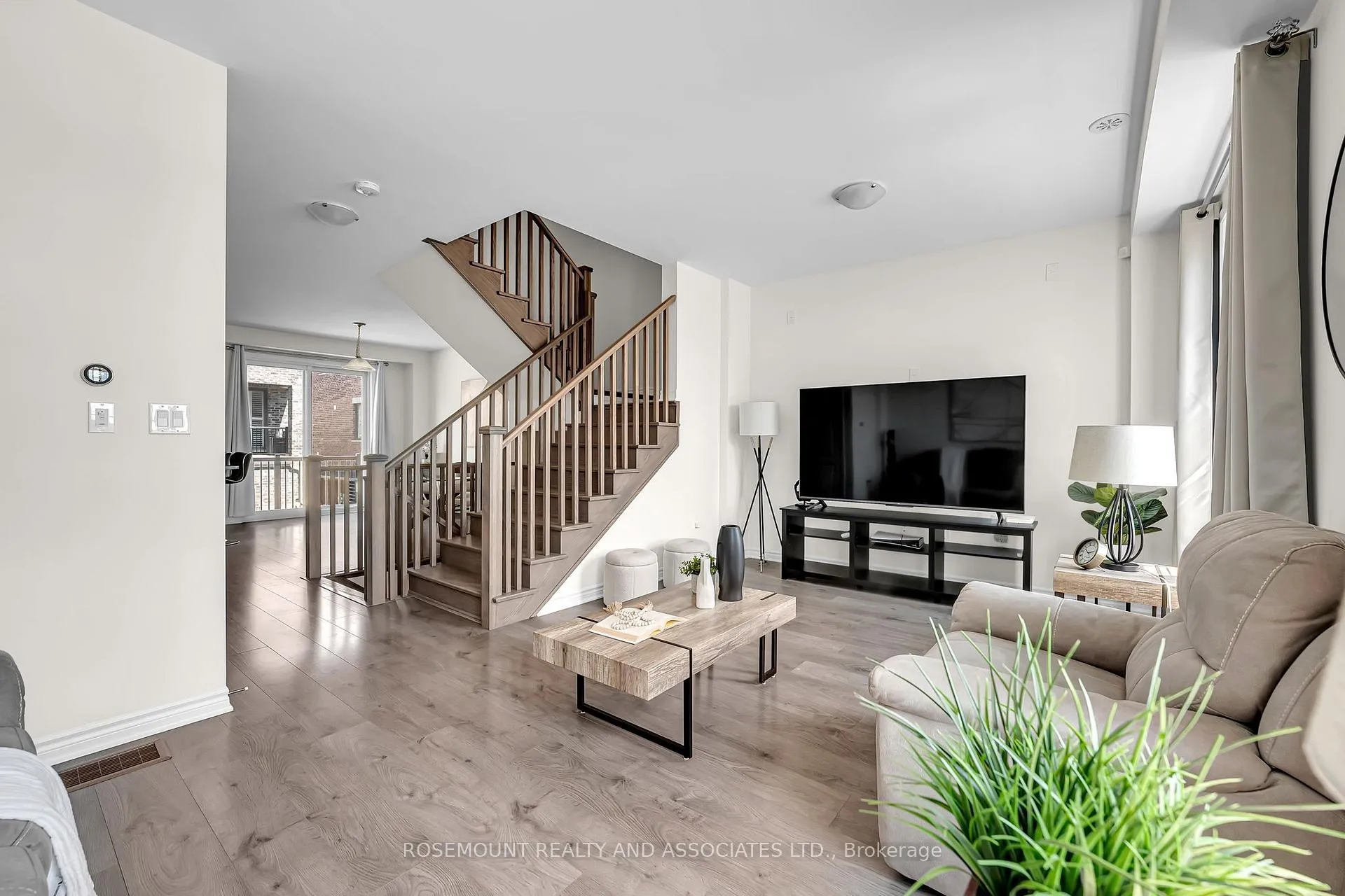 Photo 18 of 52 Fiesta Way, Whitby, Rural Whitby — HOMEH