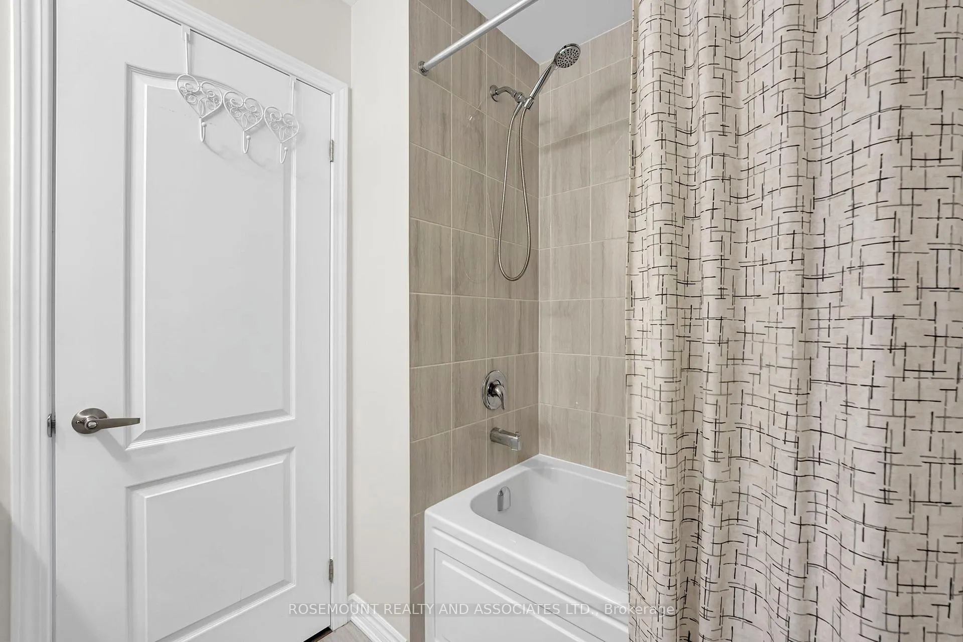 Photo 40 of 52 Fiesta Way, Whitby, Rural Whitby — HOMEH