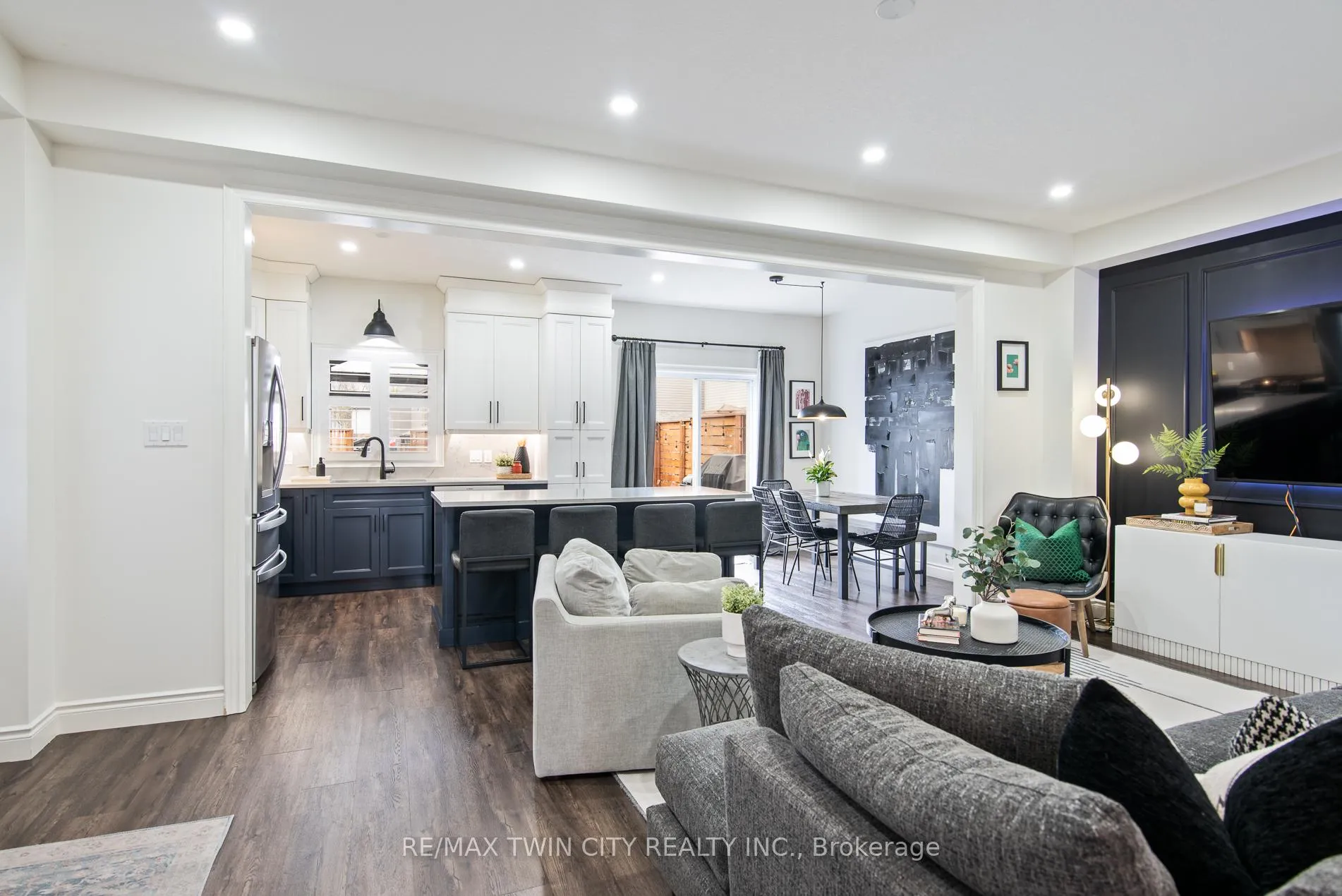 Photo 6 of 208 Birkinshaw Road, Cambridge, Christopher-Champlain — HOMEH