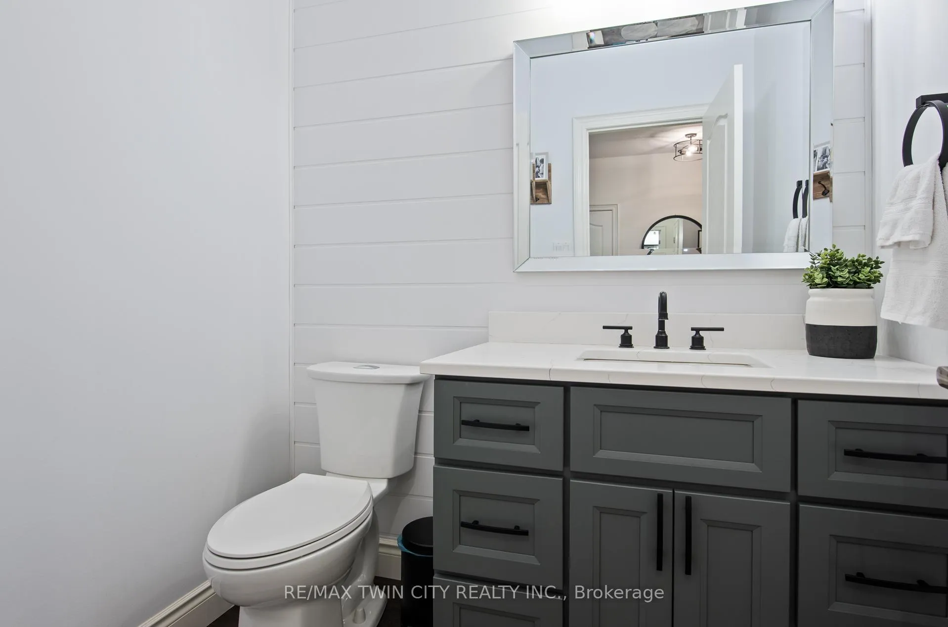 Photo 22 of 208 Birkinshaw Road, Cambridge, Christopher-Champlain — HOMEH