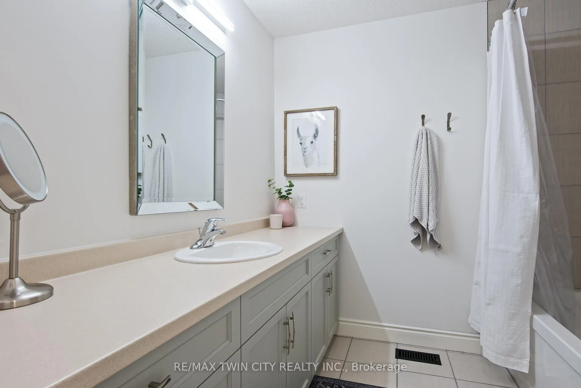 Photo 30 of 208 Birkinshaw Road, Cambridge, Christopher-Champlain — HOMEH