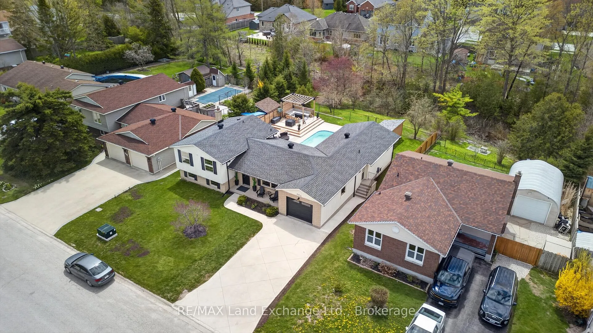 Photo 4 of 752 Palmateer Drive, Kincardine — HOMEH
