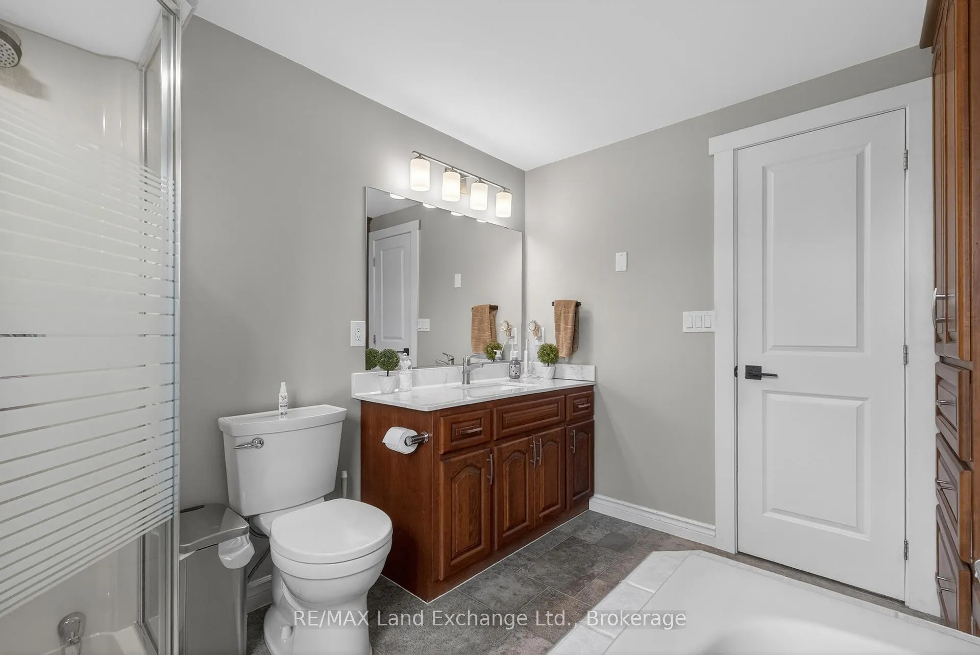 Photo 26 of 752 Palmateer Drive, Kincardine — HOMEH