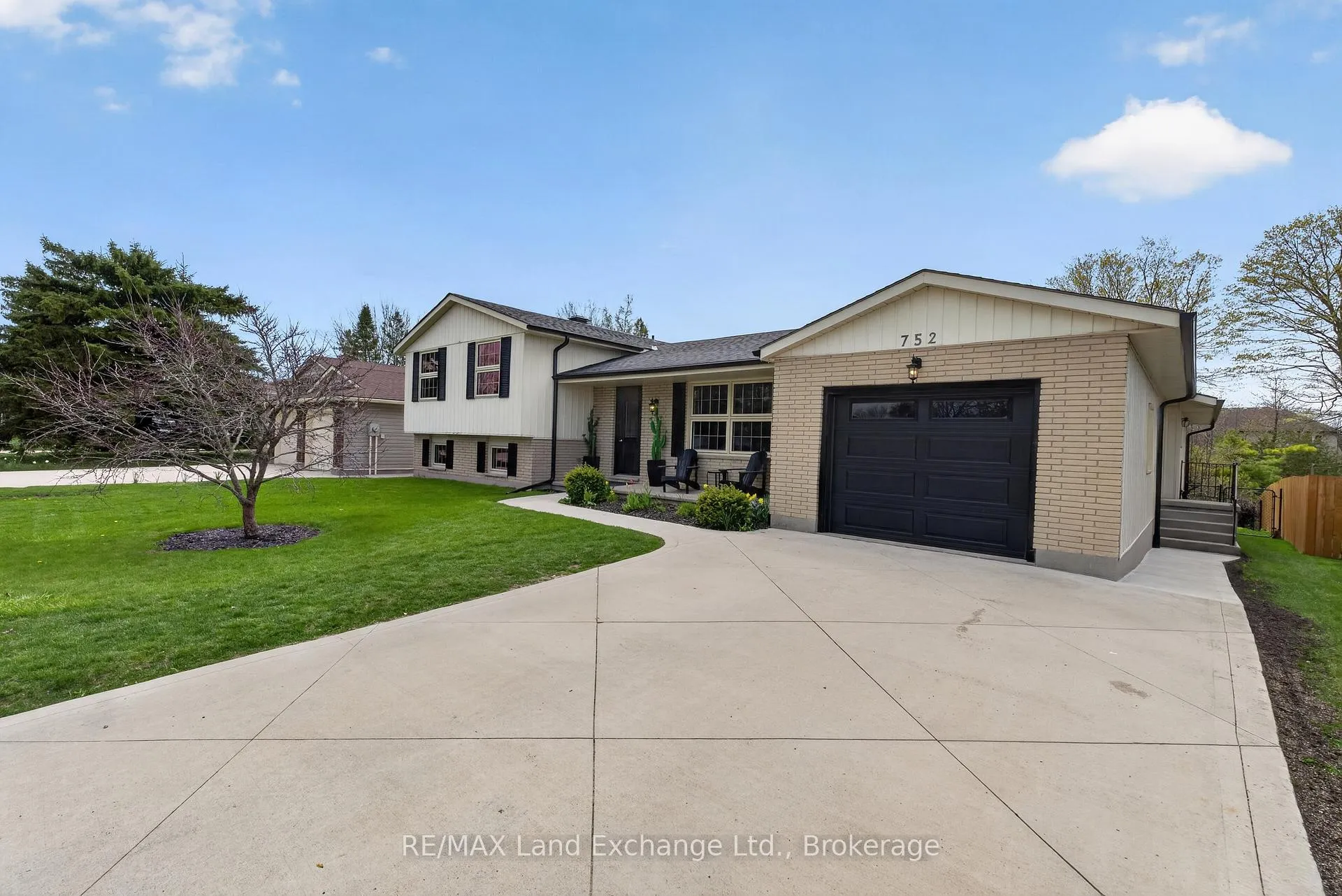 Photo 40 of 752 Palmateer Drive, Kincardine — HOMEH