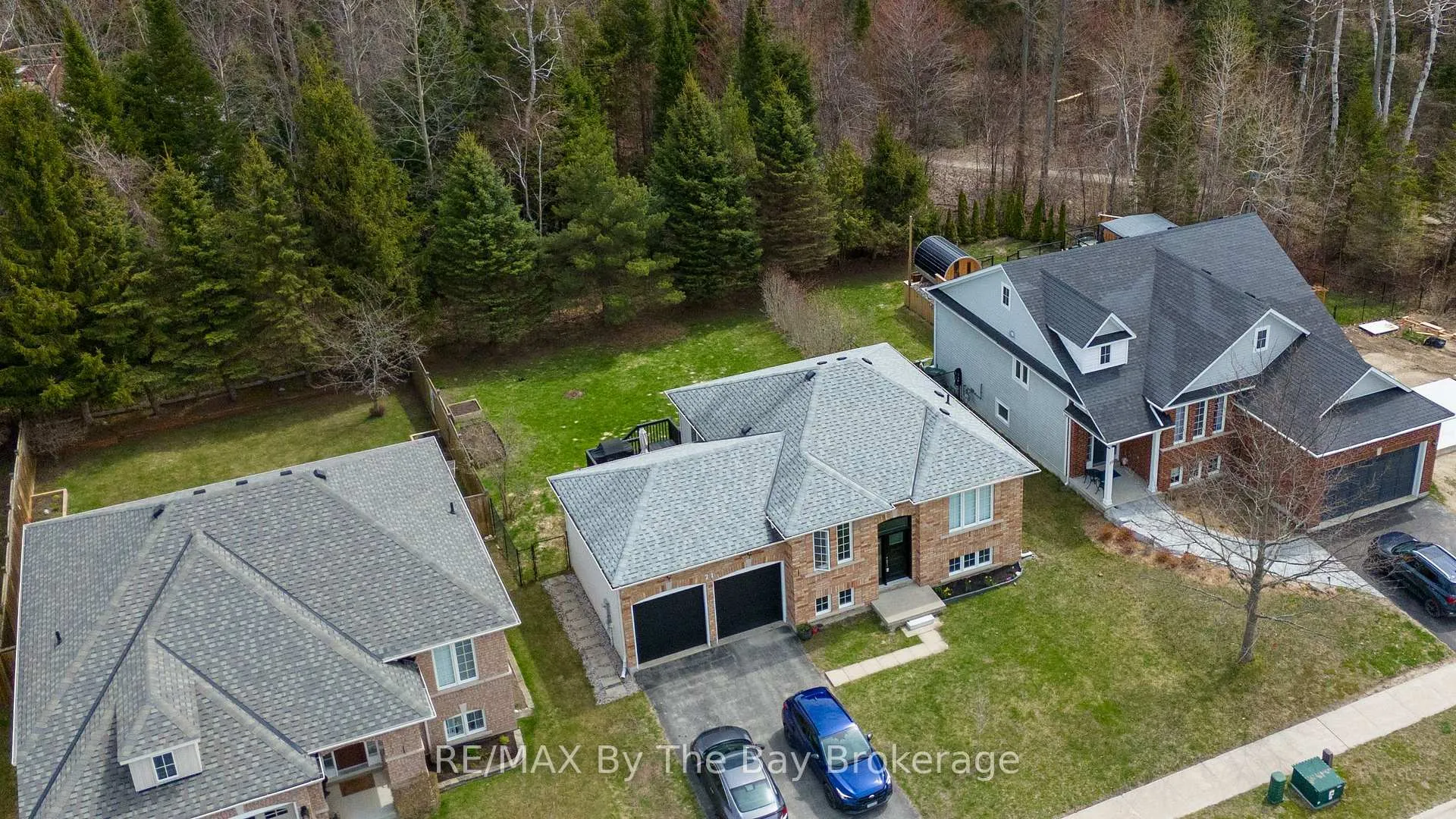 Photo 8 of 21 Northwood Drive, Wasaga Beach — HOMEH