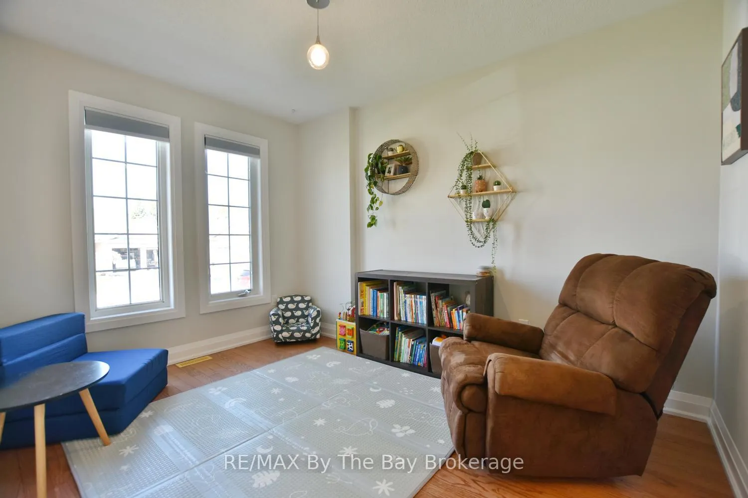 Photo 9 of 21 Northwood Drive, Wasaga Beach — HOMEH