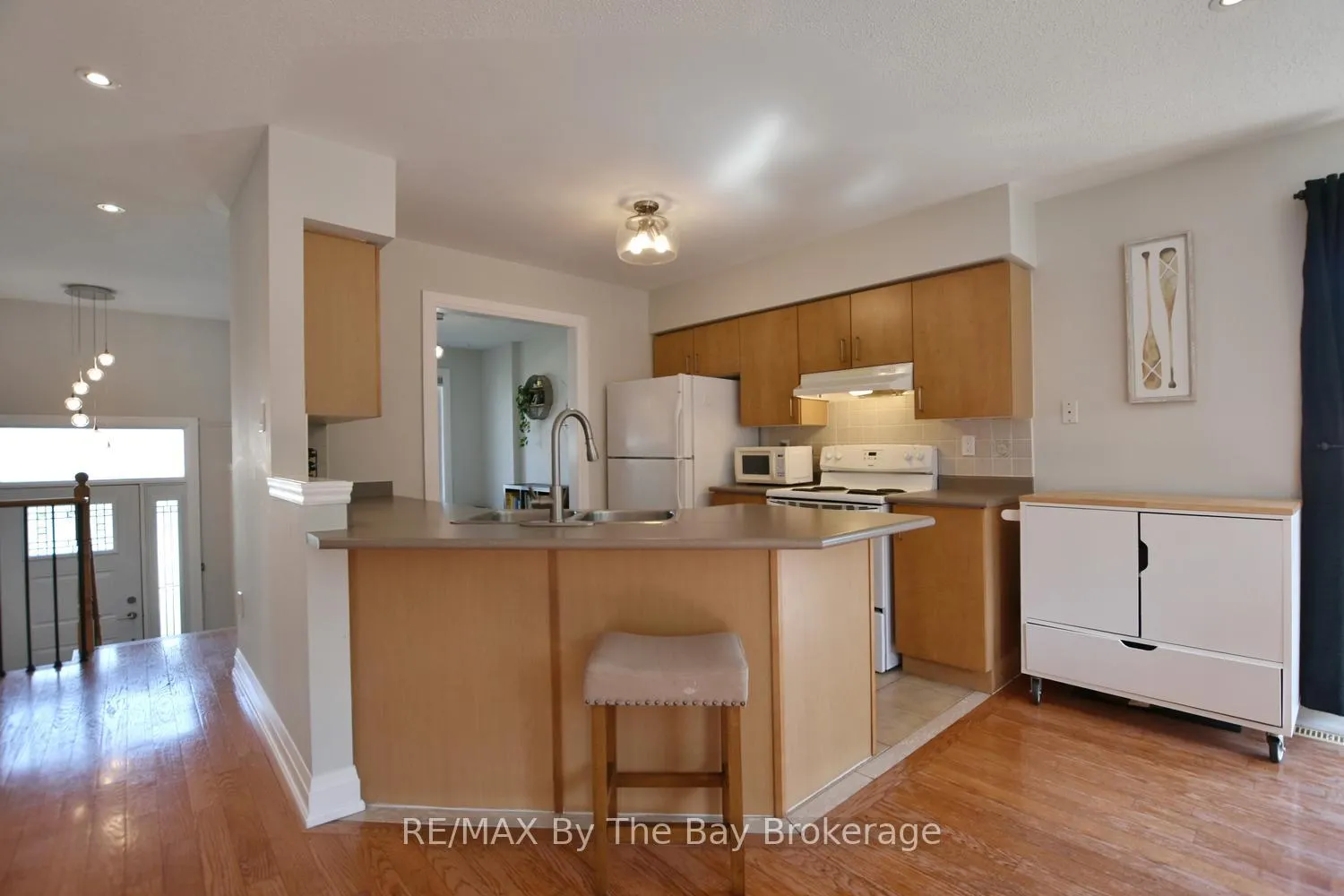 Photo 13 of 21 Northwood Drive, Wasaga Beach — HOMEH