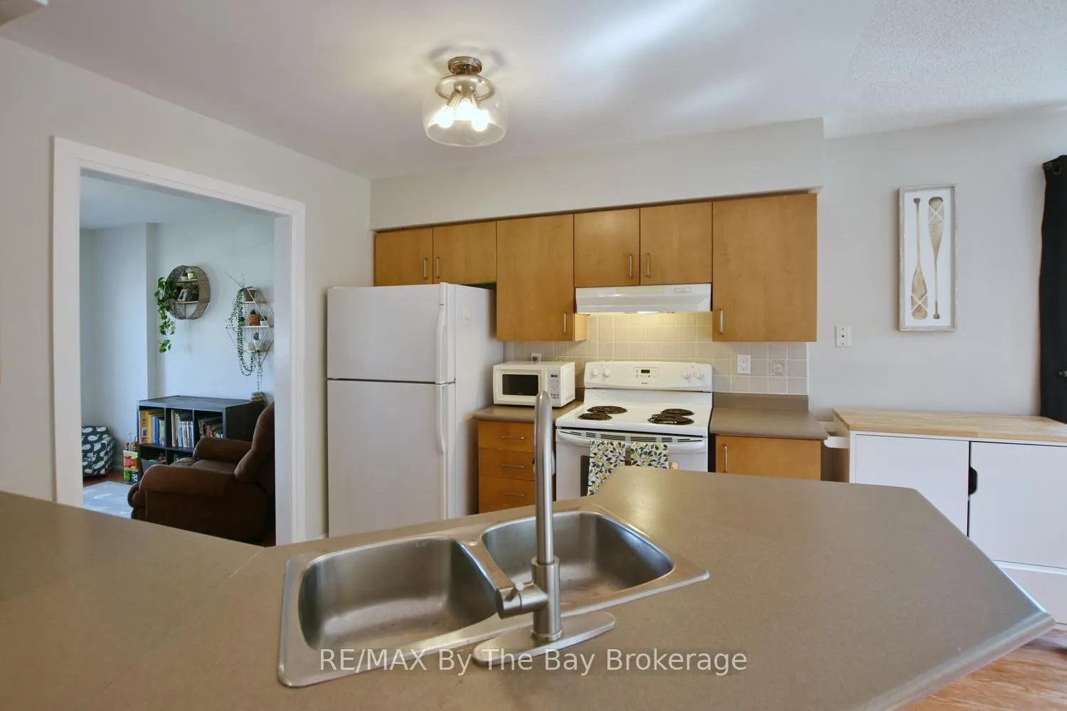 Photo 15 of 21 Northwood Drive, Wasaga Beach — HOMEH