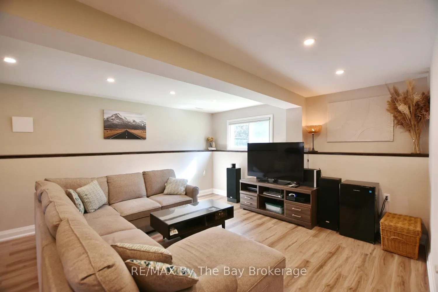 Photo 29 of 21 Northwood Drive, Wasaga Beach — HOMEH