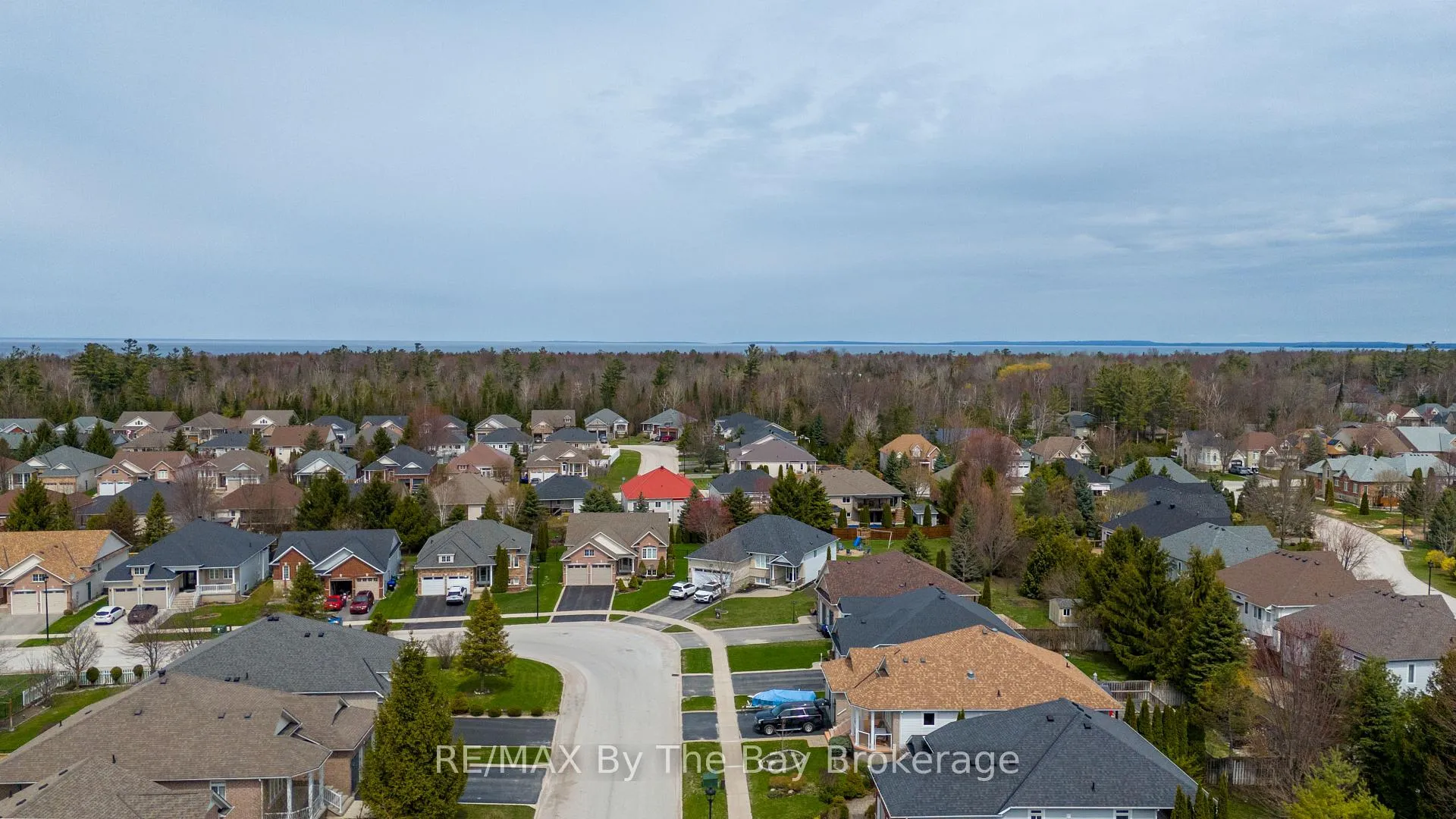 Photo 35 of 21 Northwood Drive, Wasaga Beach — HOMEH