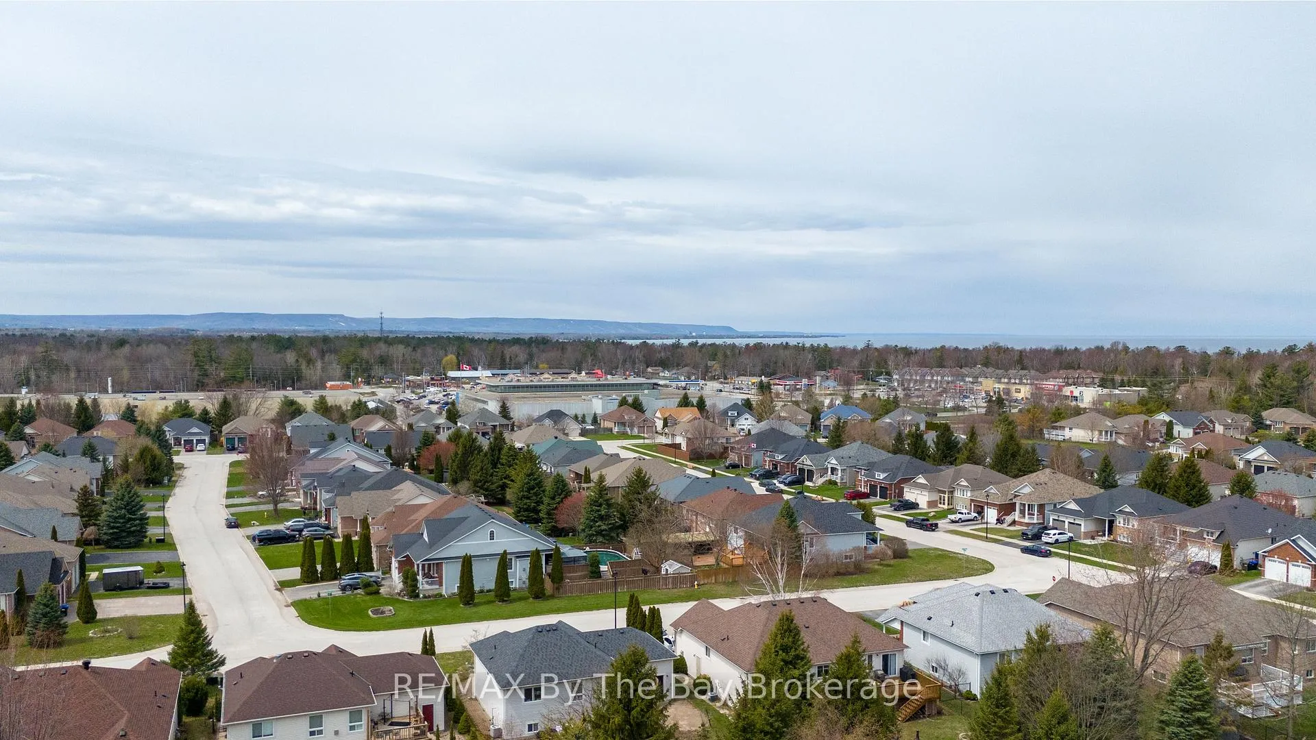 Photo 36 of 21 Northwood Drive, Wasaga Beach — HOMEH
