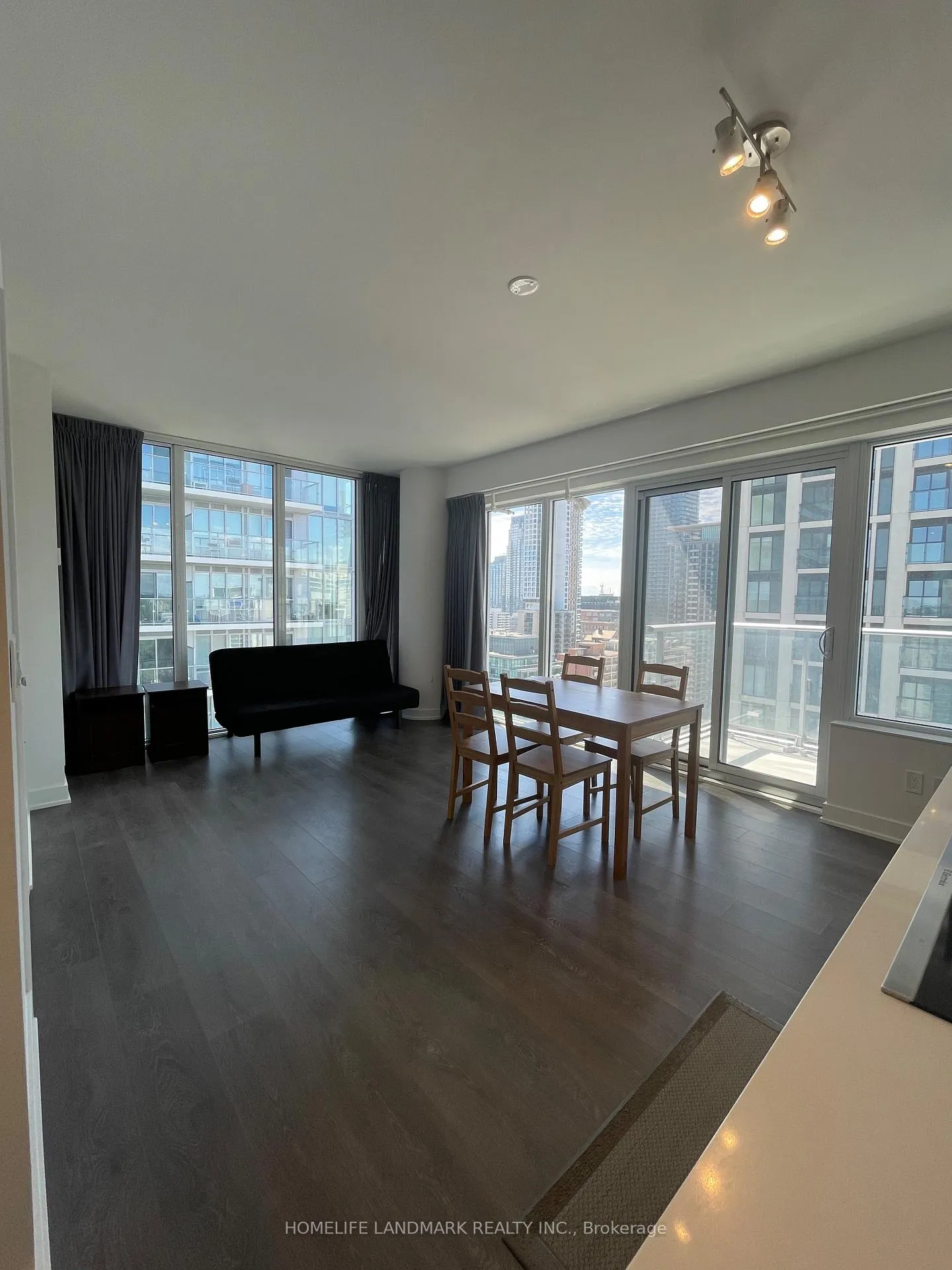 Photo 7 of Unit 2209, 99 Broadway Avenue, Toronto, Mount Pleasant West — HOMEH