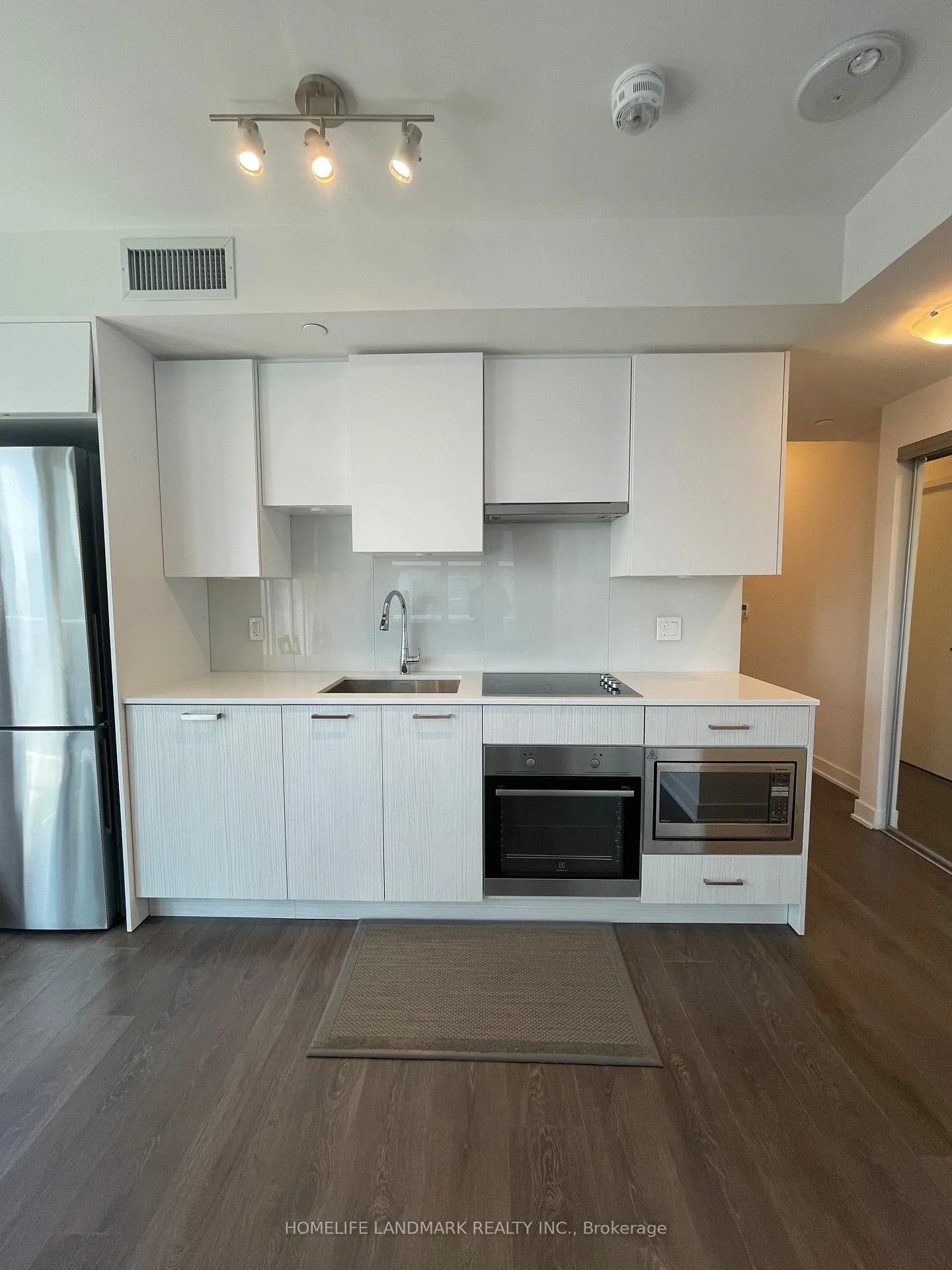 Photo 9 of Unit 2209, 99 Broadway Avenue, Toronto, Mount Pleasant West — HOMEH
